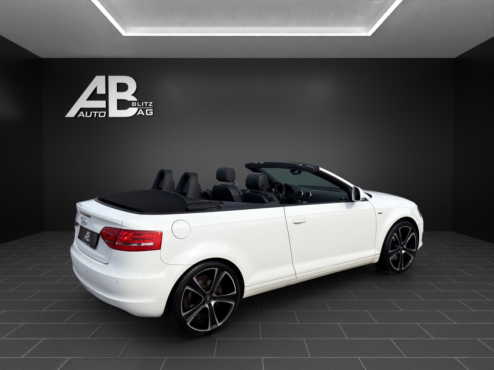 AUDI A3 Cabriolet 2.0 TFSI S-Line Ambition S-tronic mit 200 PS-image-4
