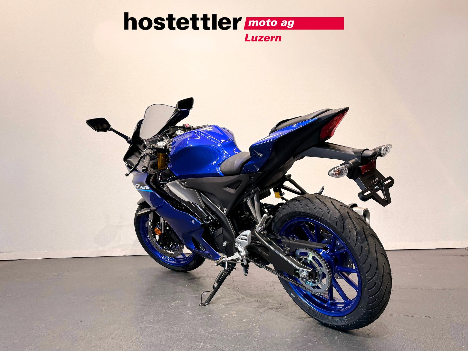 YAMAHA R125-showroom-element-3