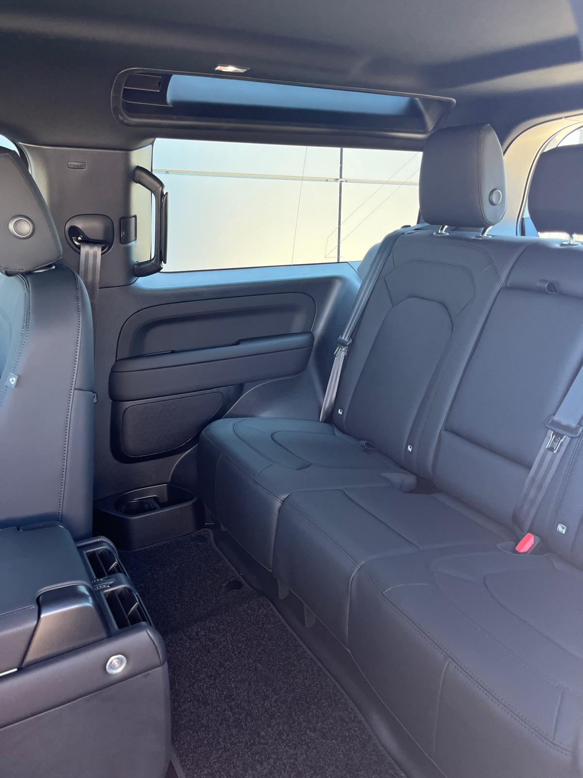 LAND ROVER Defender 90 X-Dynamic SE 3.0 MHEV Diesel AWD-image-10