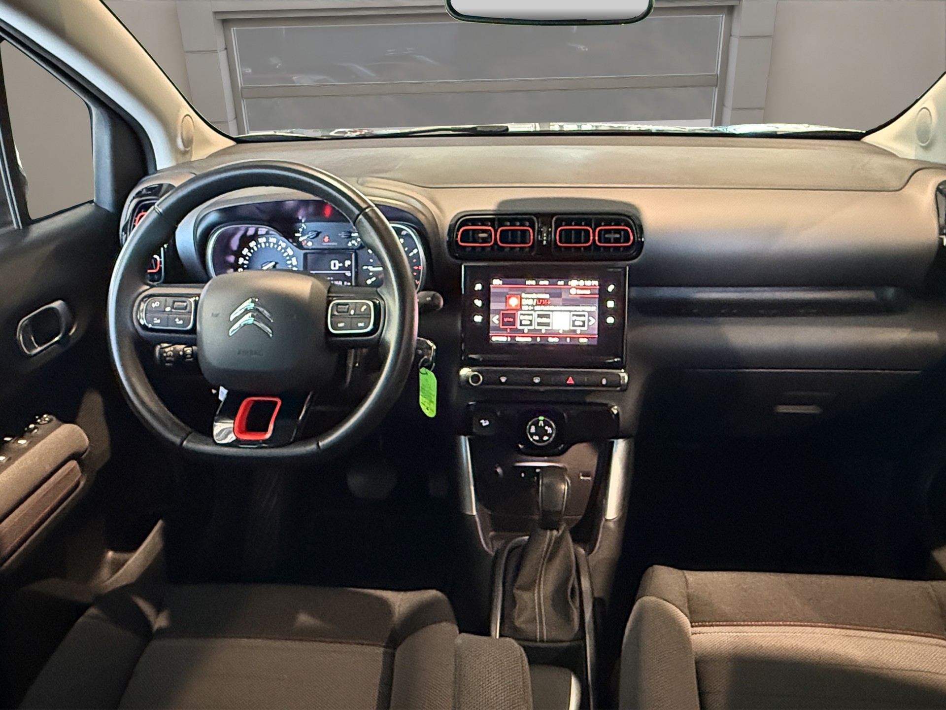 CITROEN C3 Aircross 1.2i PureTech Shine EAT-image-9