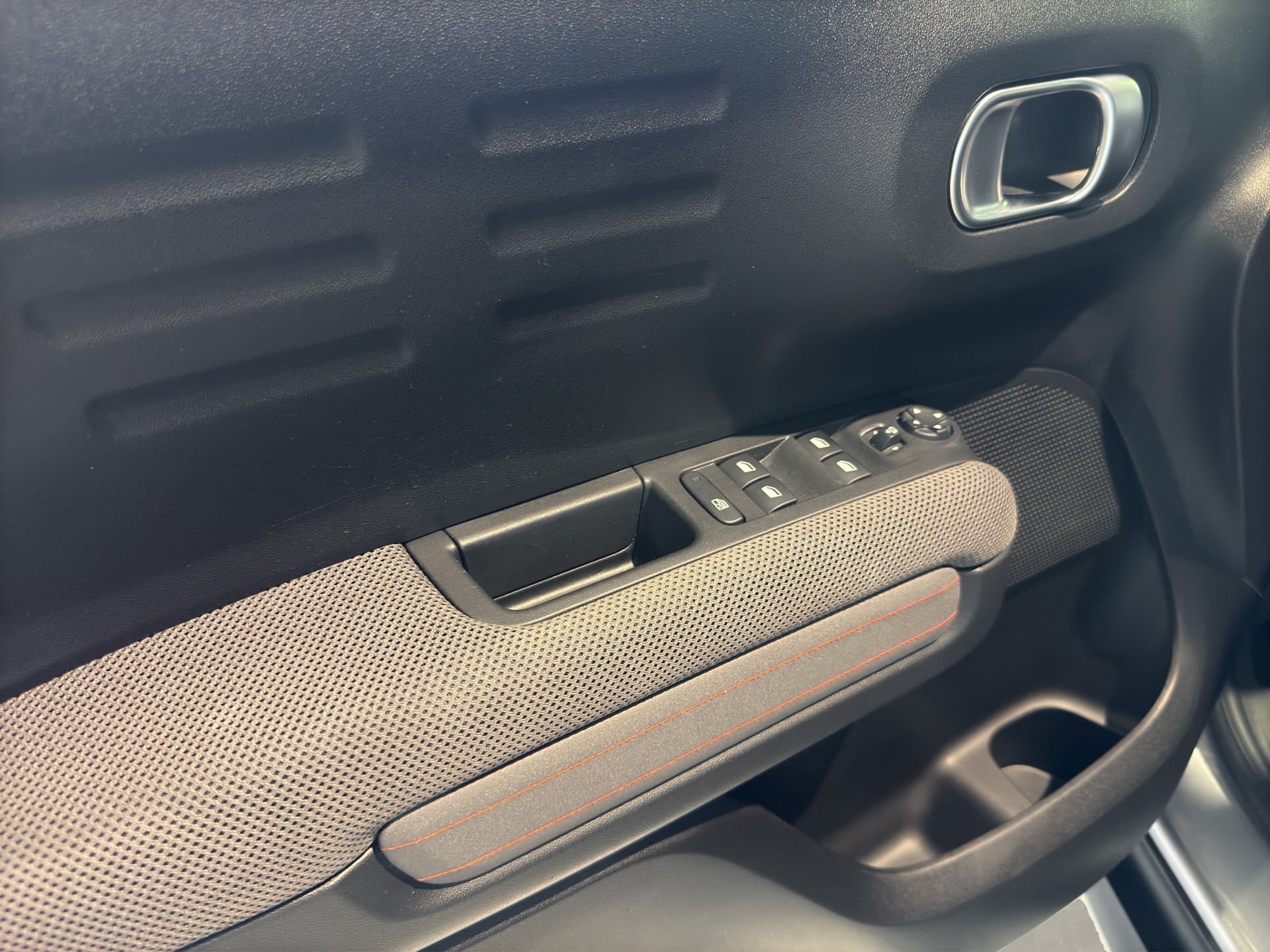 CITROEN C3 Aircross 1.2i PureTech Shine EAT-image-5