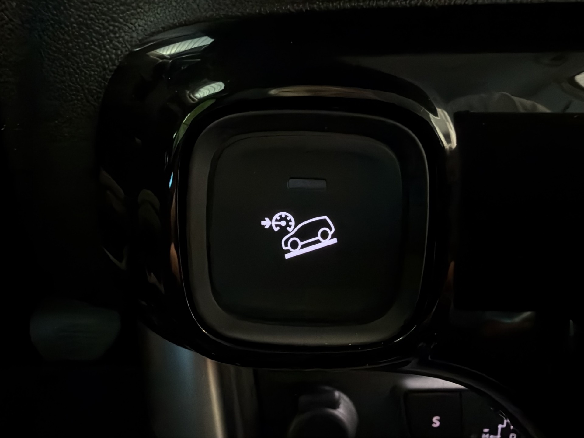 CITROEN C3 Aircross 1.2i PureTech Shine EAT-image-13