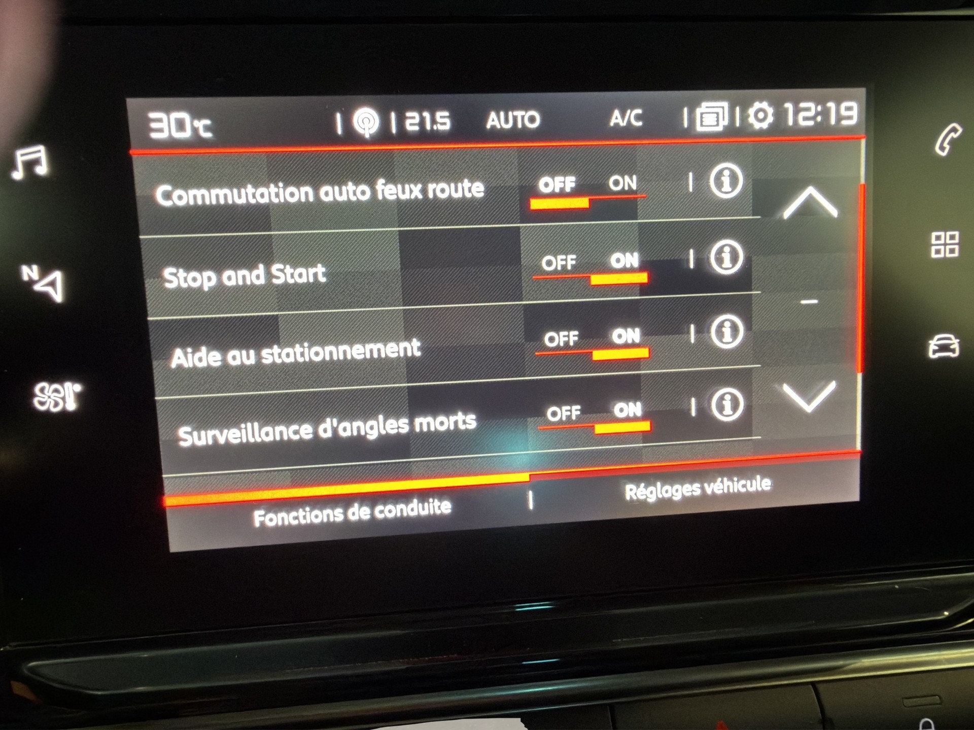 CITROEN C3 Aircross 1.2i PureTech Shine EAT-image-11