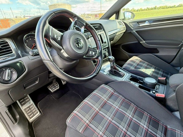 VW 2.0 TSI GTI-image-3