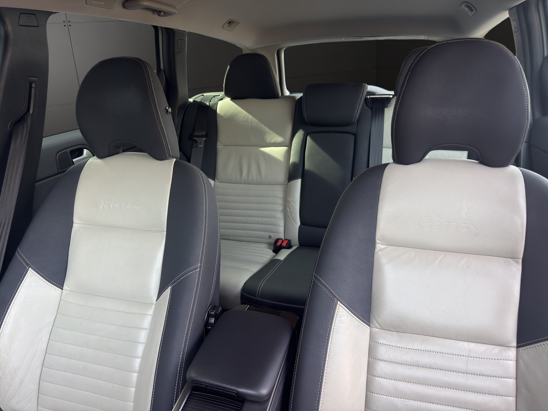 VOLVO V50 D4 R-Design-image-10