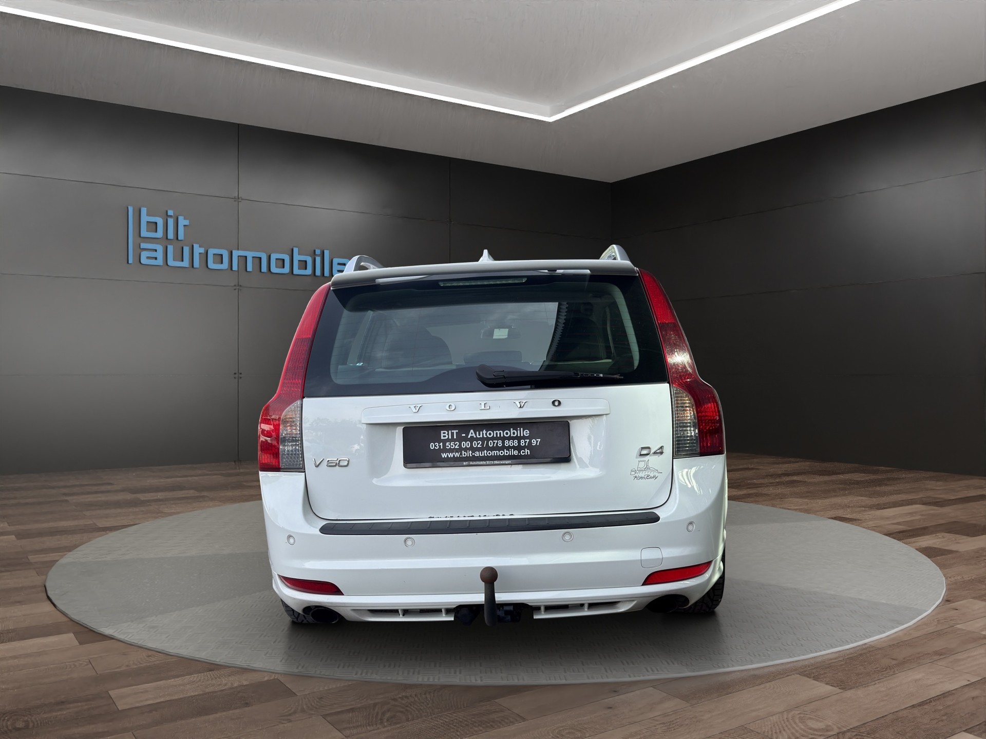 VOLVO V50 D4 R-Design-image-5