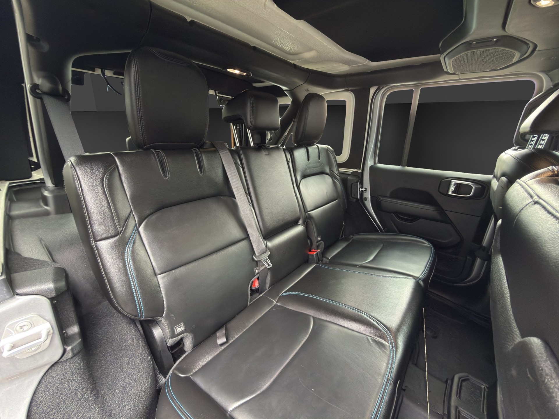 JEEP Wrangler 2.0 PHEV Unlimited Rubicon DT Automatic-image-16