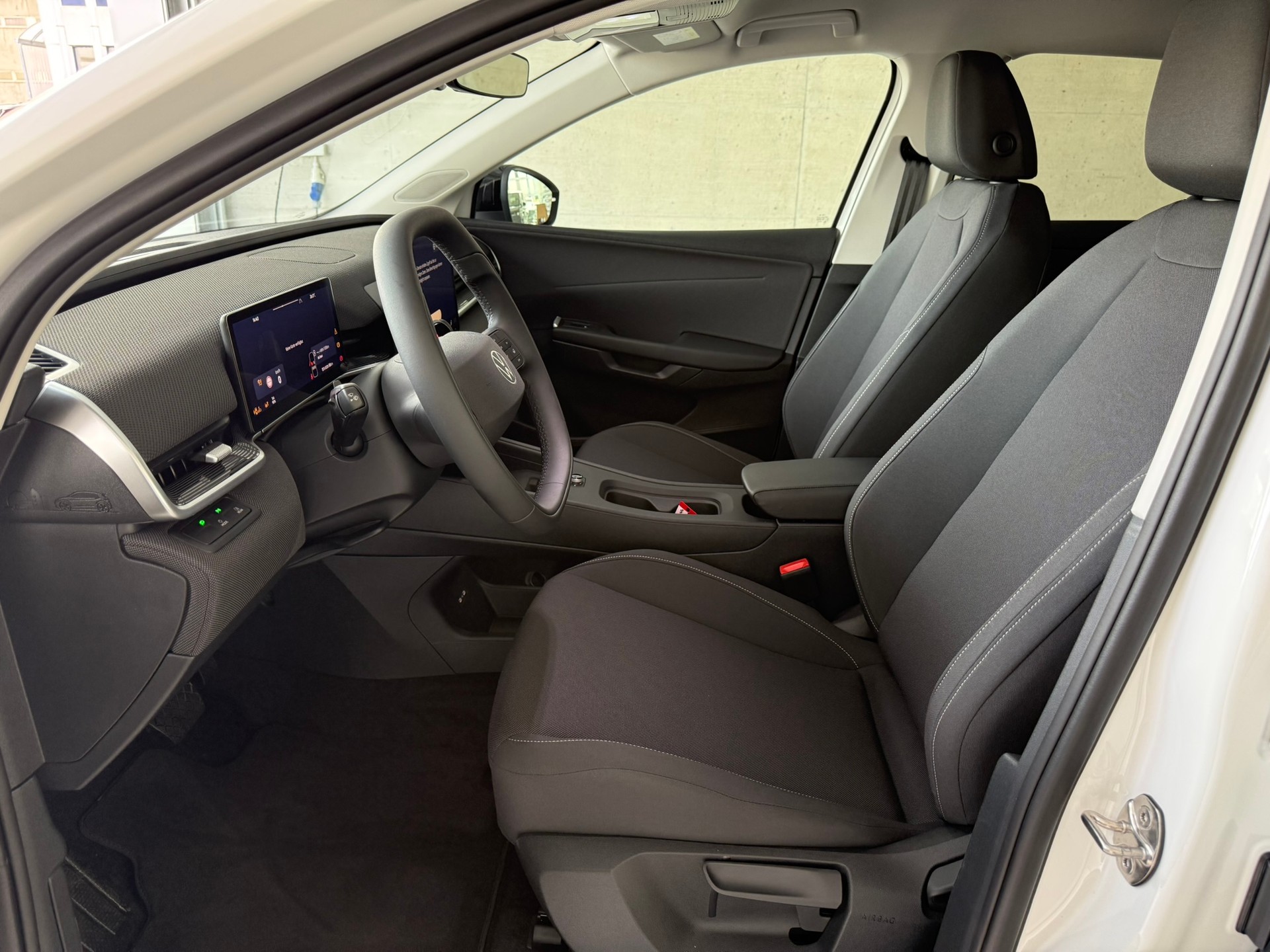 VW ID.Polo 52 kWh Life Edition One-image-9