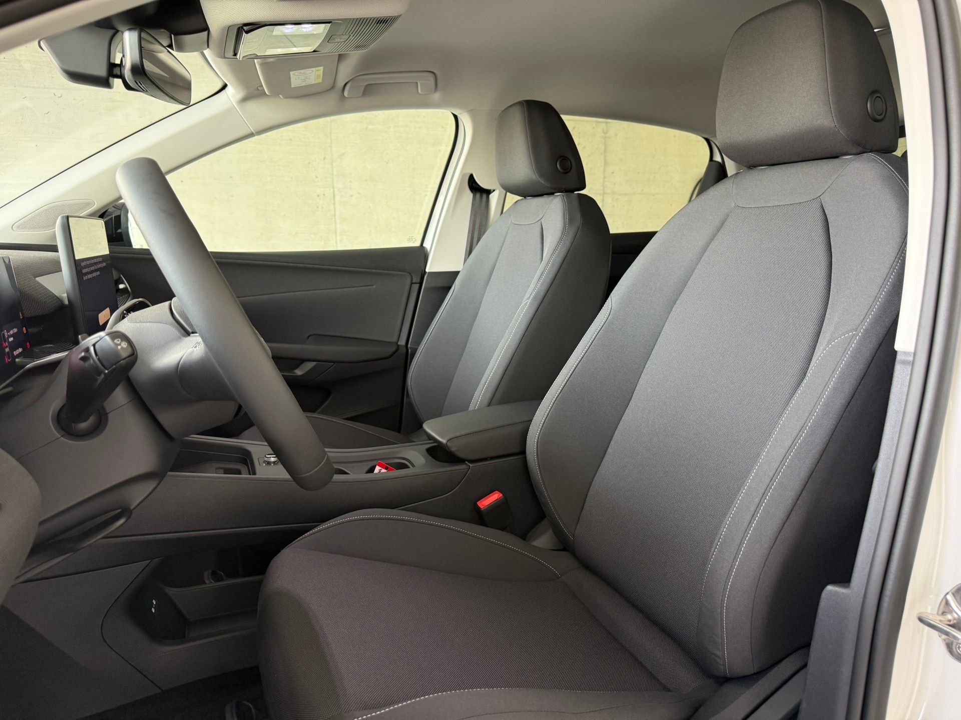 VW ID.Polo 52 kWh Life Edition One-image-10