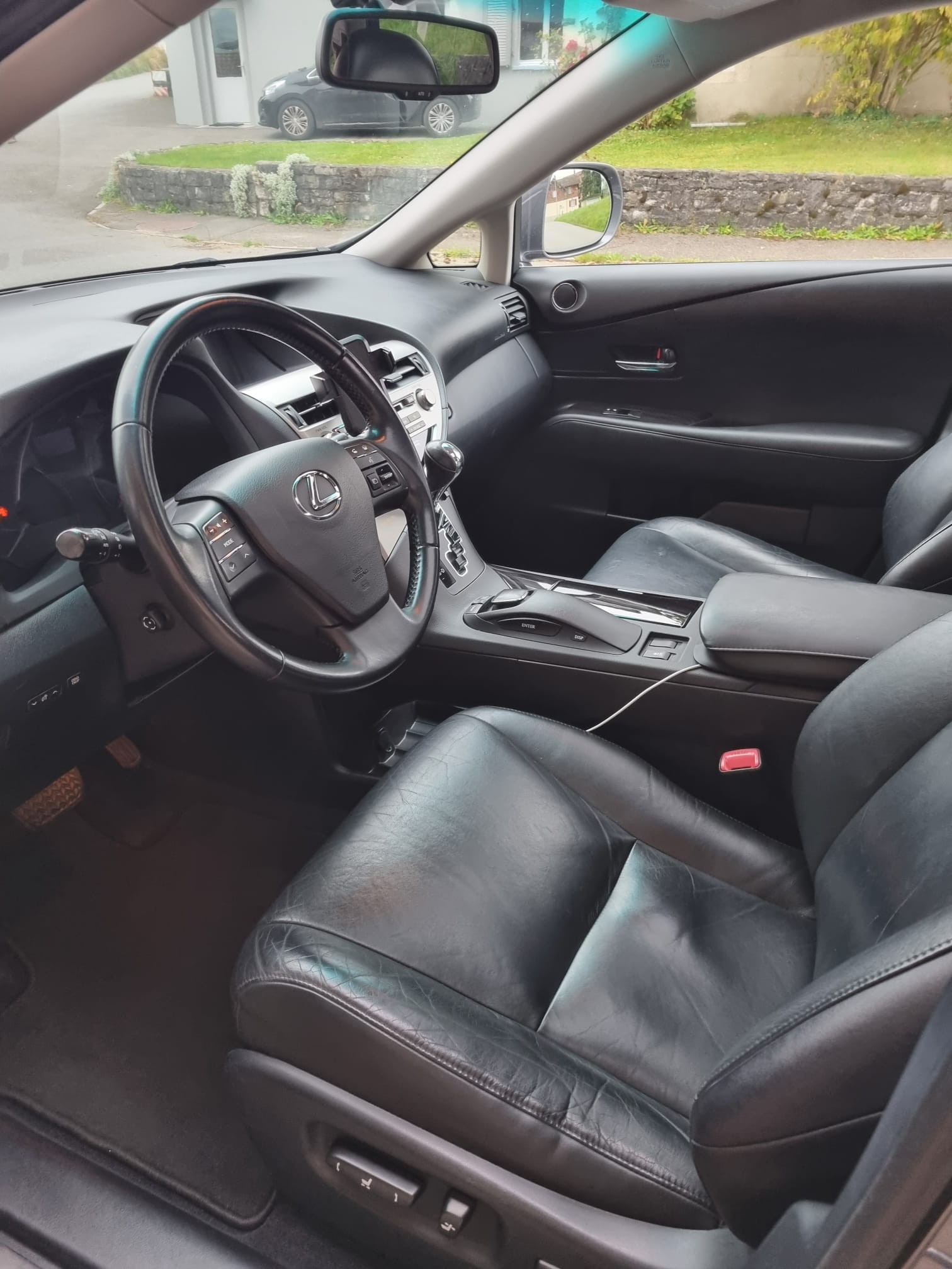 LEXUS 450h Executive-image-2