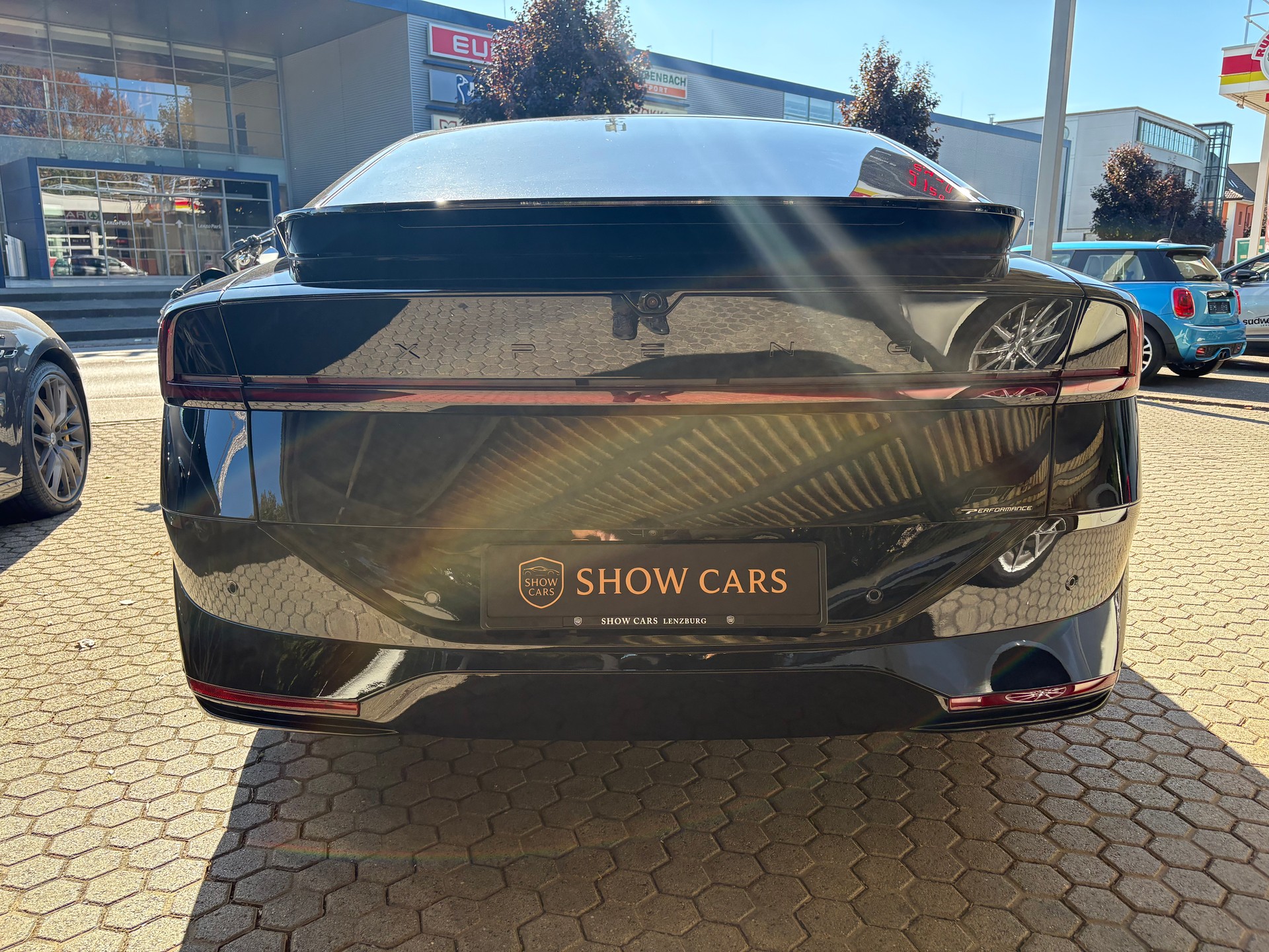 XPENG P7+ 75kWh Performance AWD-showroom-element-2