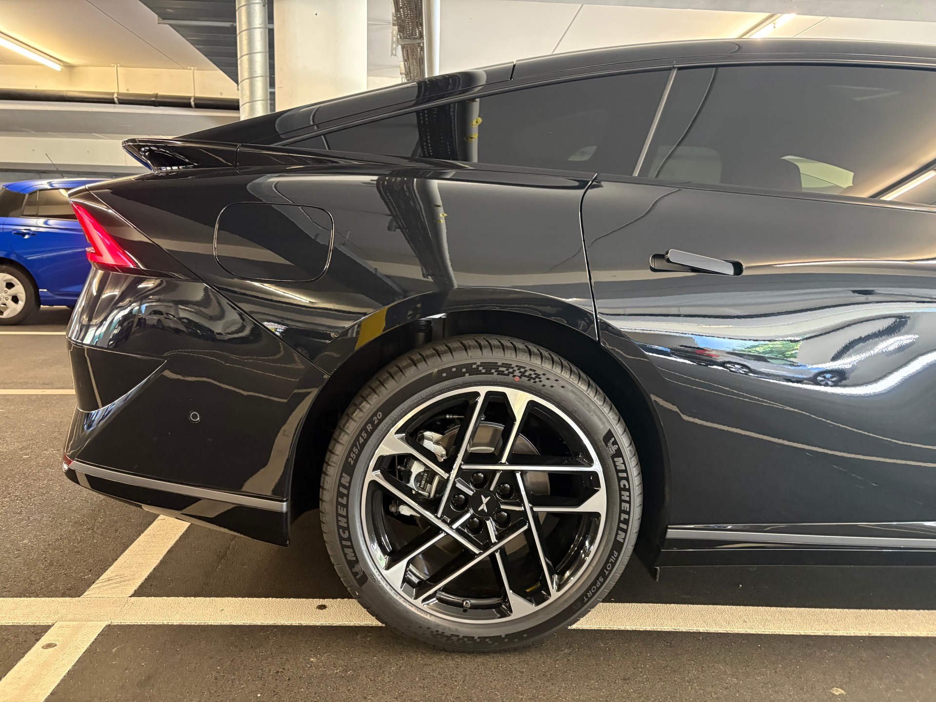 XPENG P7+ 75kWh Performance AWD-image-10