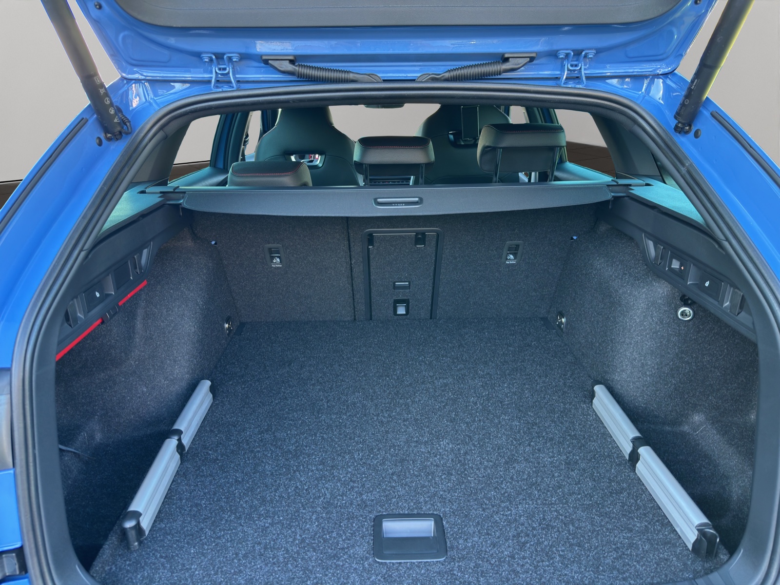 SKODA Octavia Combi 2.0 TSI DSG RS 30 Years Edition-image-16