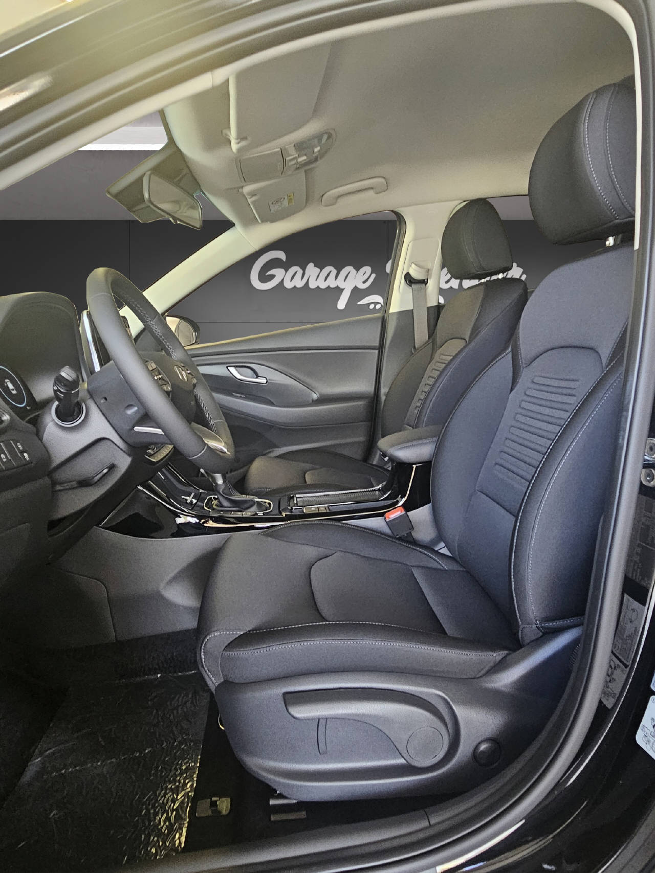 HYUNDAI i30 1.5 T-GDi Amplia-image-2