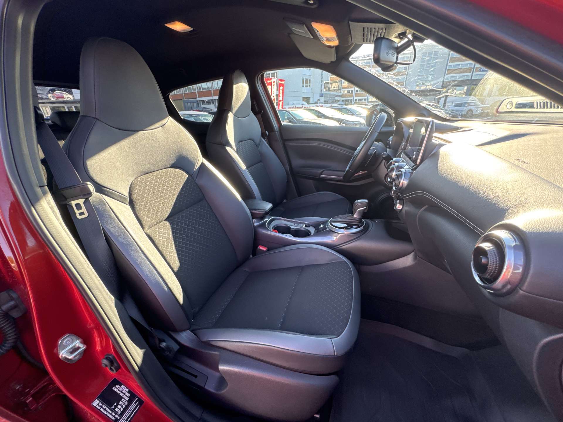 NISSAN Juke 1.0 DIG-T N-Connecta DCT-Automat-image-12