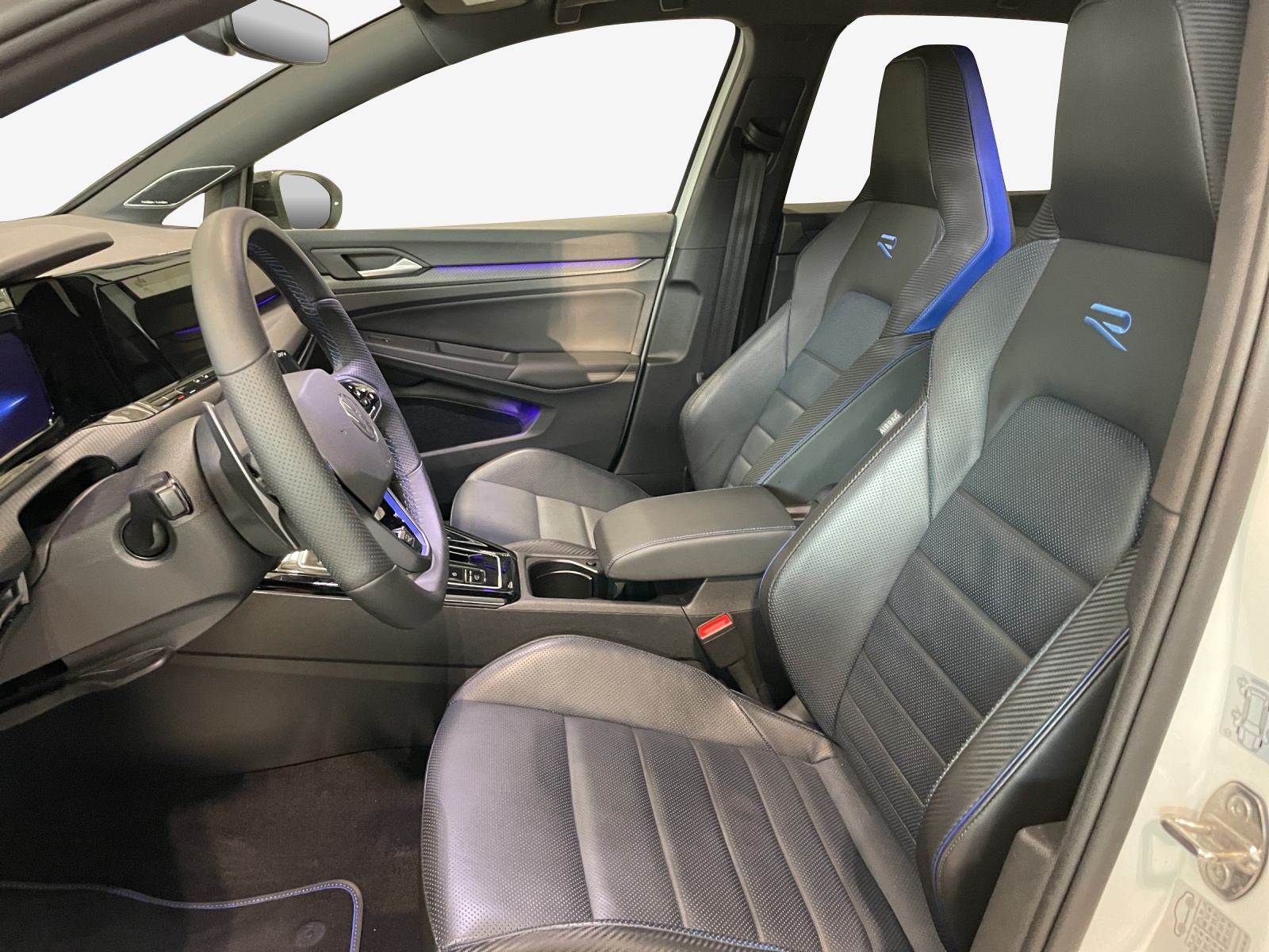 VW Golf 2.0 TSI R DSG 4Motion-image-7