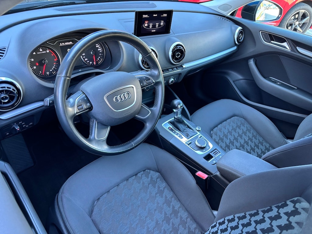 AUDI A3 Sportback 1.4 TFSI Attraction S-tronic-image-8