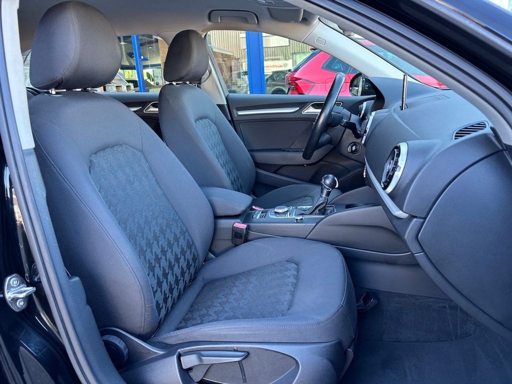 AUDI A3 Sportback 1.4 TFSI Attraction S-tronic-image-7