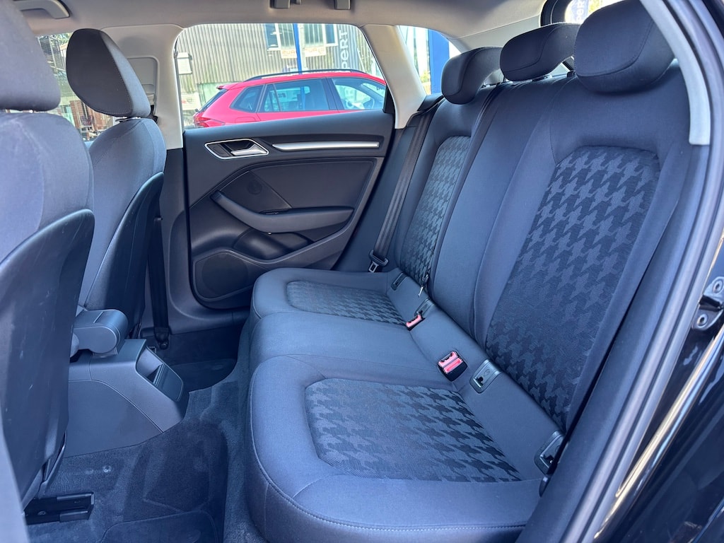 AUDI A3 Sportback 1.4 TFSI Attraction S-tronic-image-14