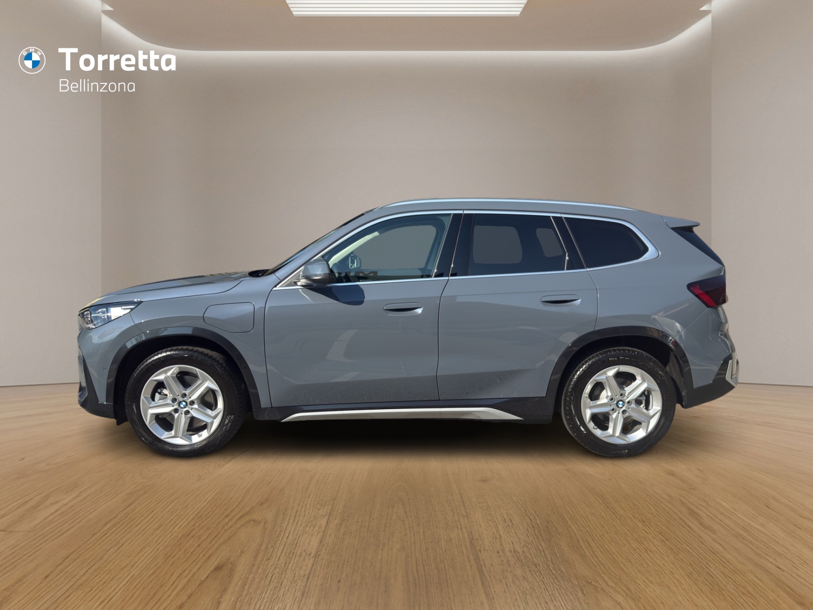 BMW X1 xDrive 25e xLine-showroom-element-1