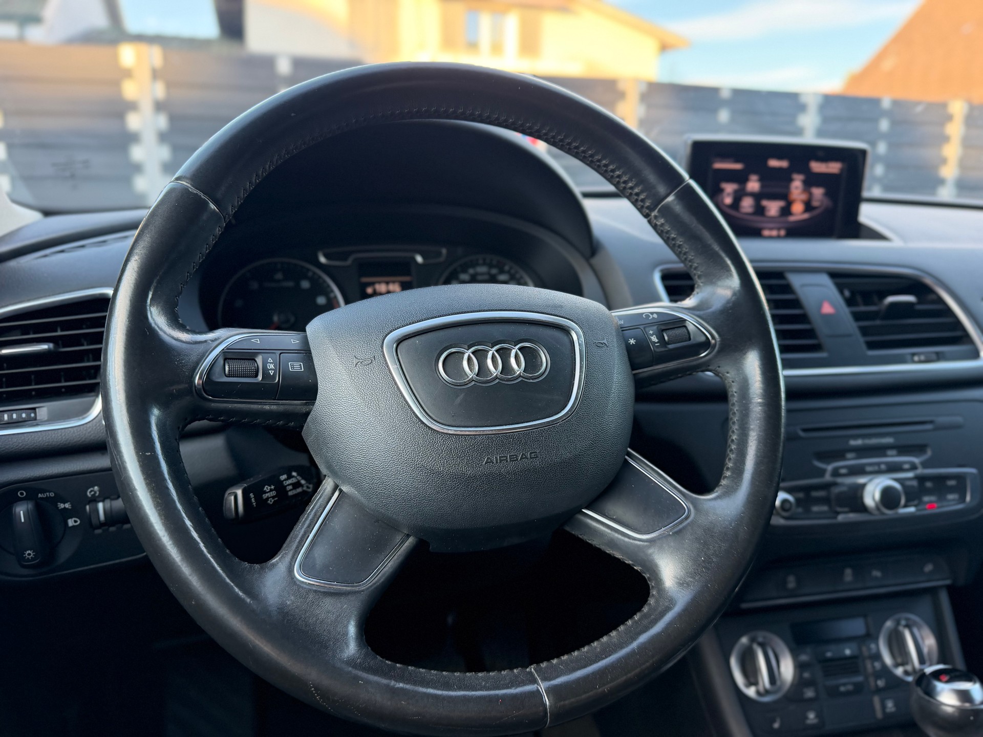 AUDI Q3 2.0 TFSI S-Line quattro S-tronic-image-7