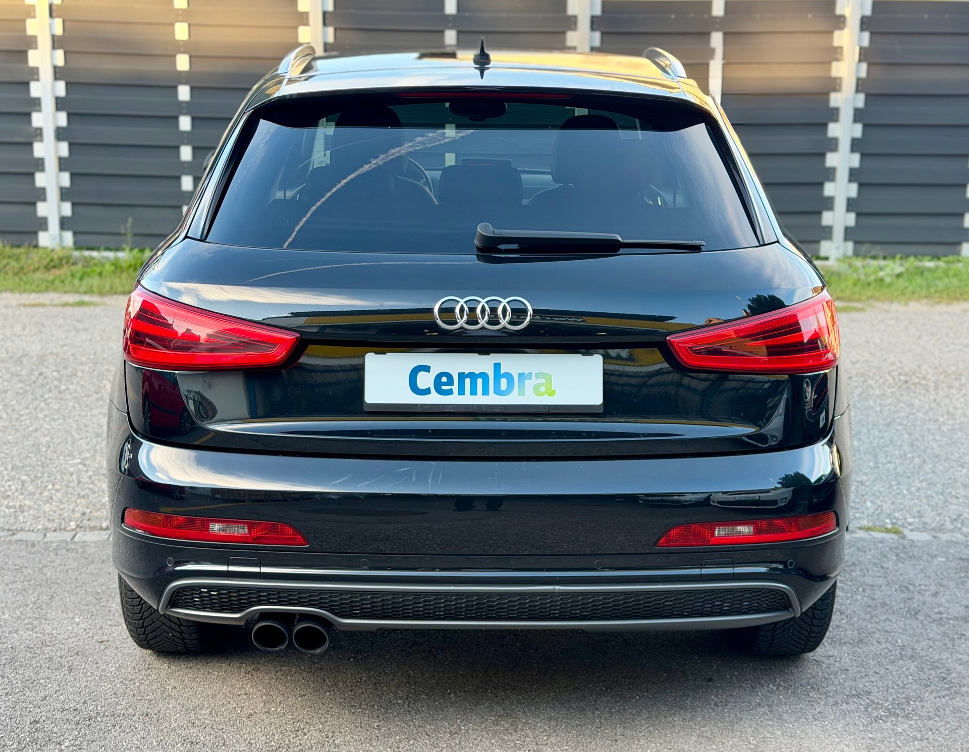AUDI Q3 2.0 TFSI S-Line quattro S-tronic-image-4