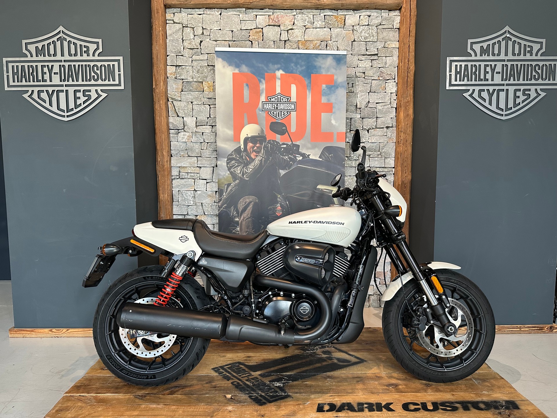 HARLEY-DAVIDSON XG 750 Street Rod