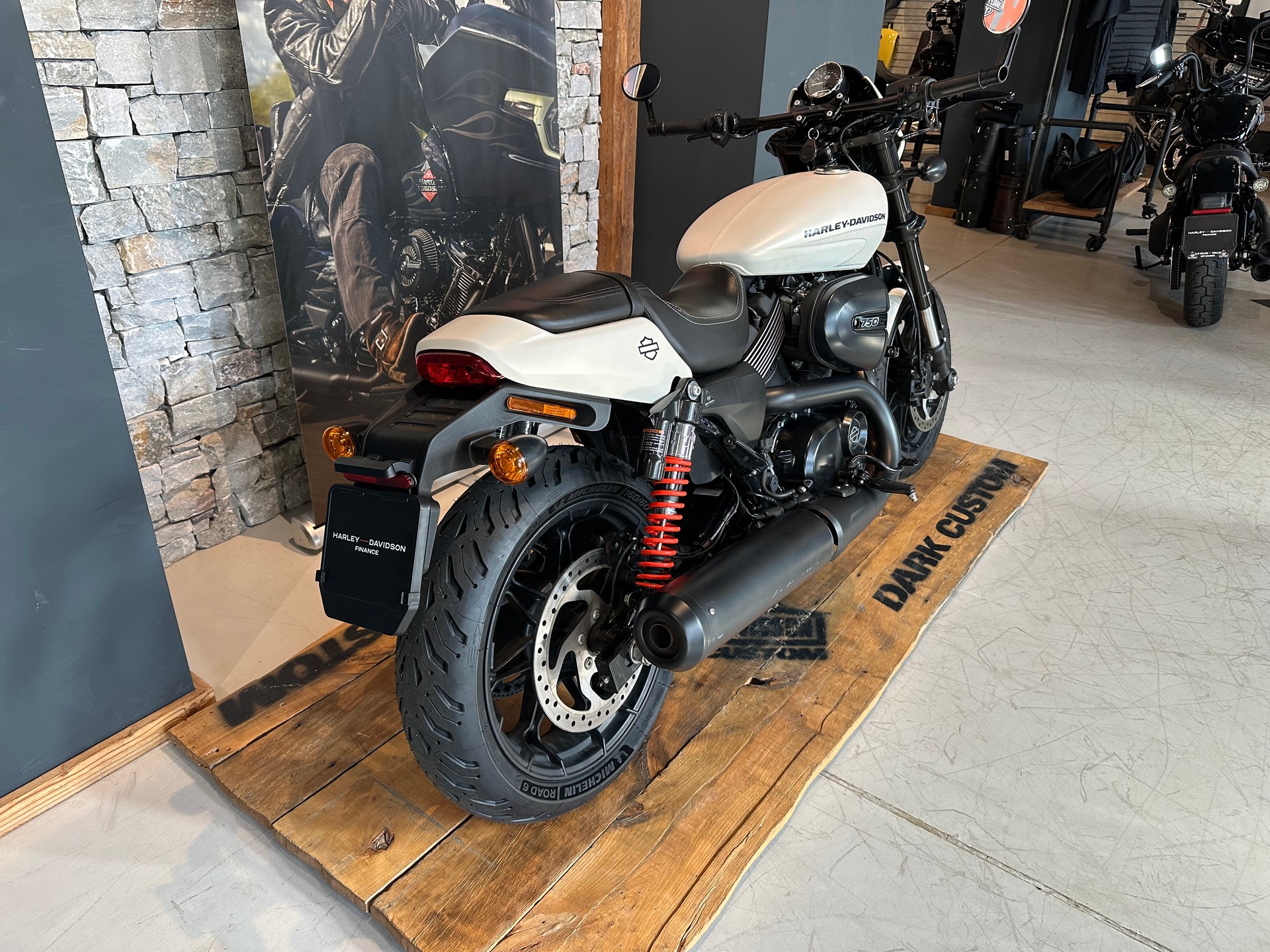 HARLEY-DAVIDSON XG 750 Street Rod-showroom-element-2
