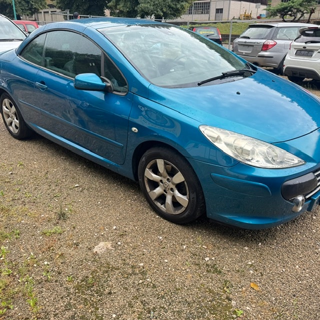 PEUGEOT 307 CC 2.0 HDI Platinum Edition-image-1