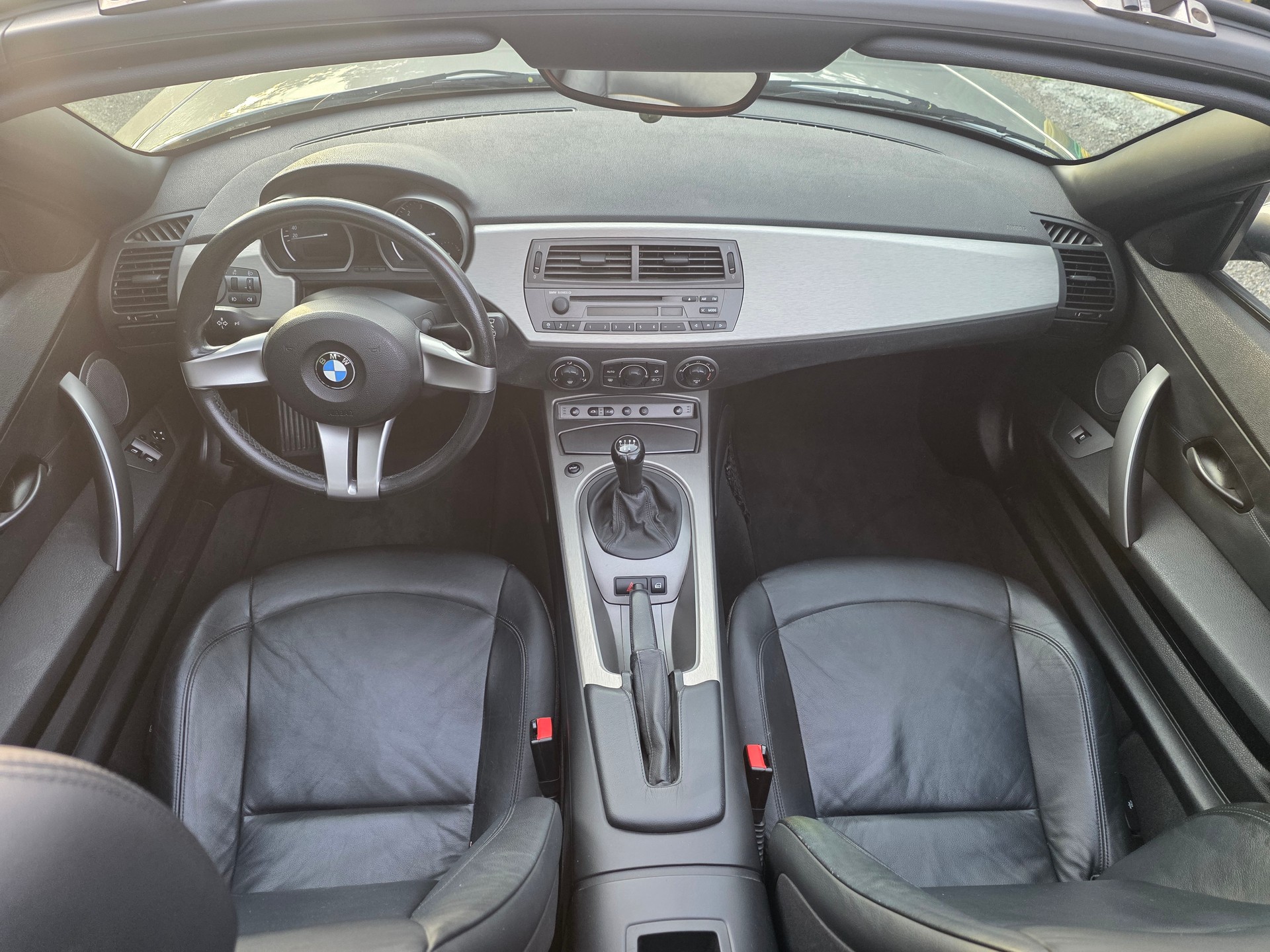 BMW Z4 2.5i Roadster-image-8