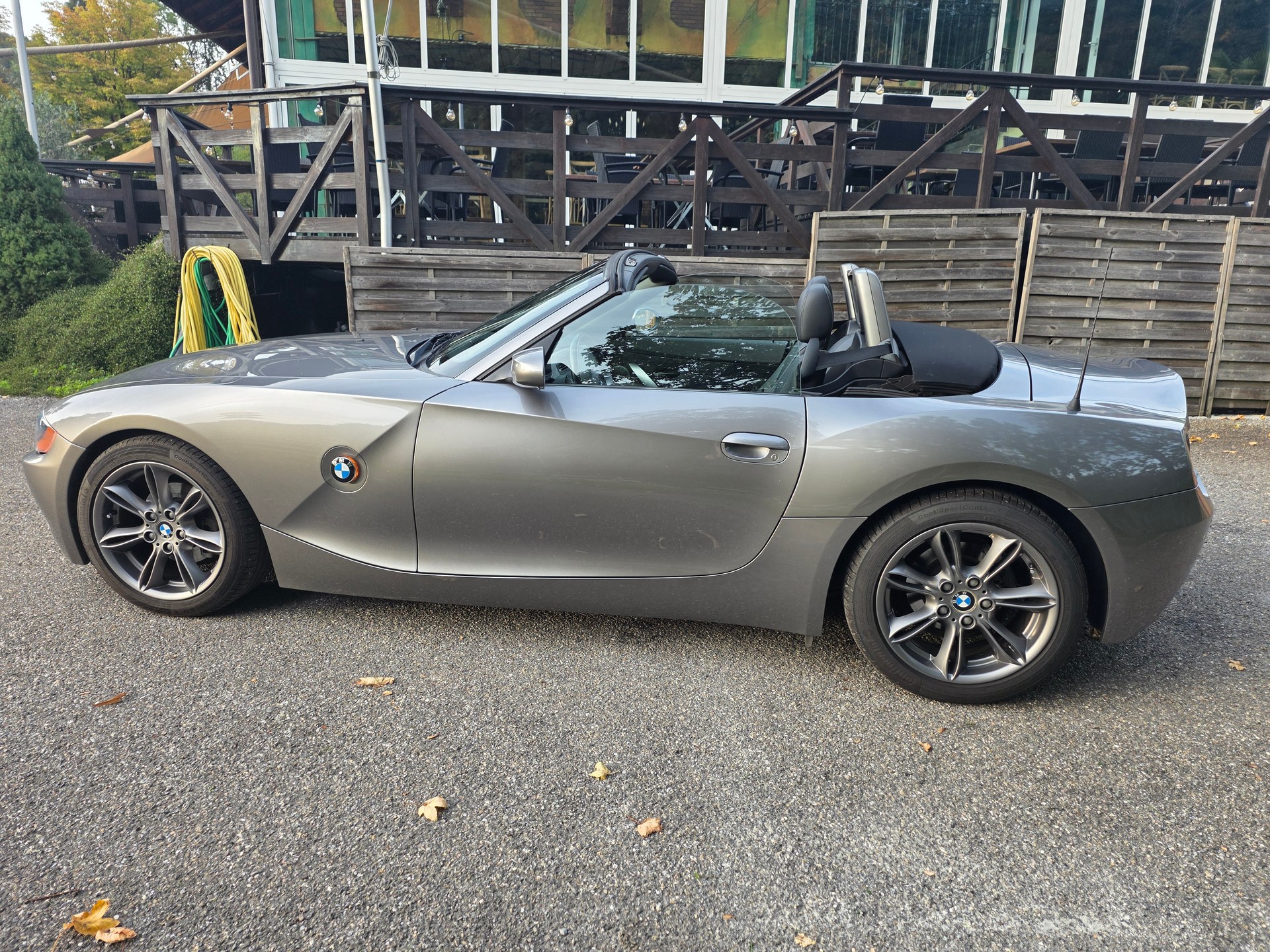 BMW Z4 2.5i Roadster-image-4