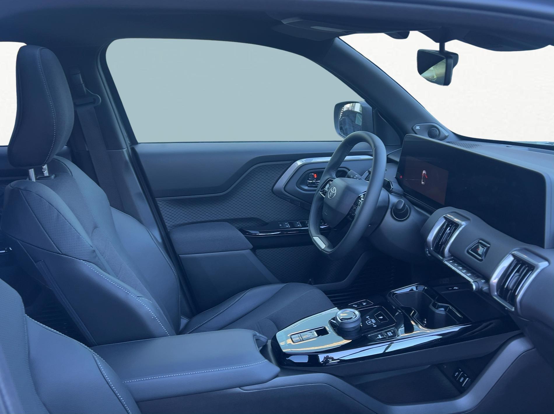 TOYOTA Urban Cruiser Premium AWD-image-9