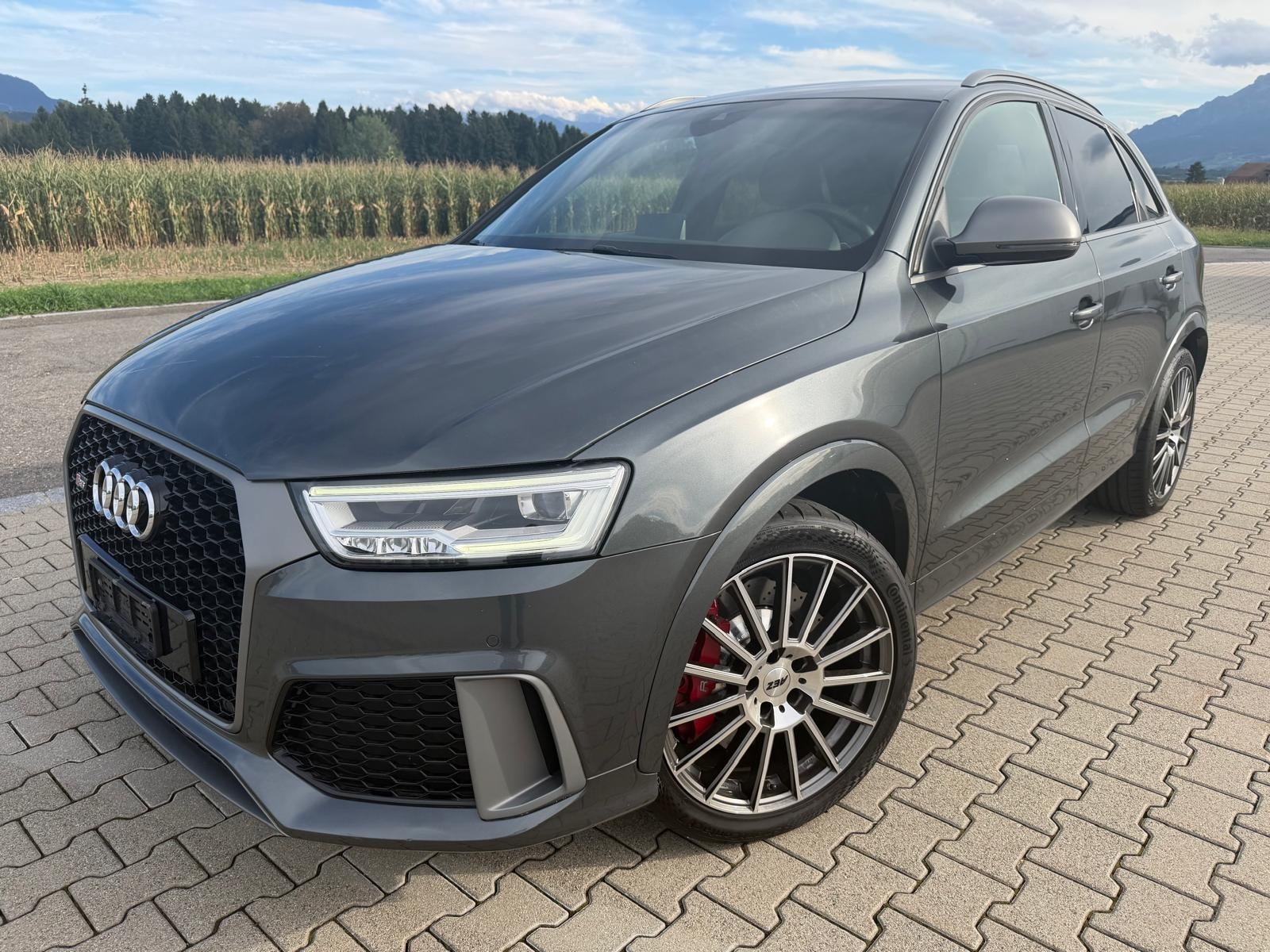 AUDI RS Q3 2.5 TFSI performance quattro S-tronic-image-7