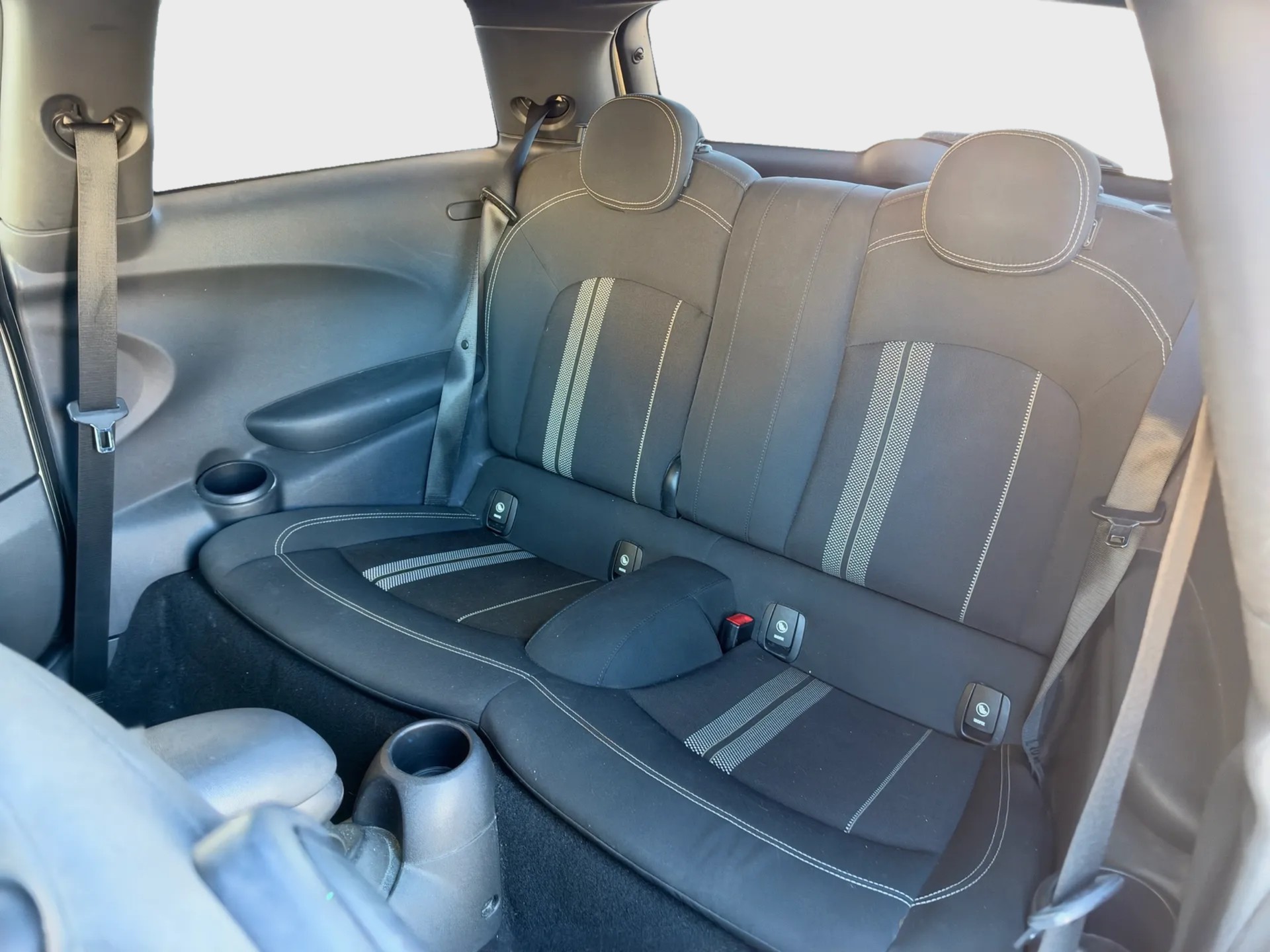 MINI Cooper Steptronic *Frisch ab MFK bei Übergabe*Frisch ab Service*Automat*Sitzheizung*-image-11