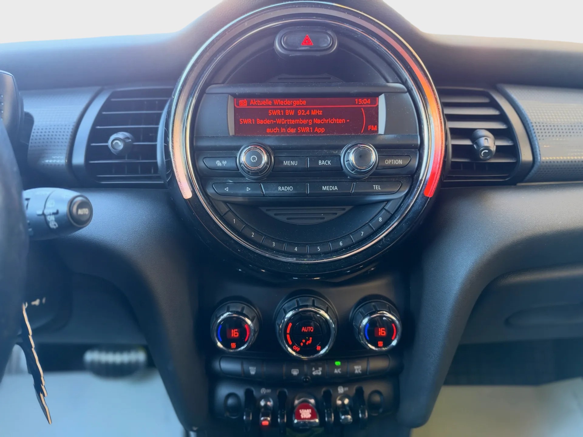 MINI Cooper Steptronic *Frisch ab MFK bei Übergabe*Frisch ab Service*Automat*Sitzheizung*-image-10