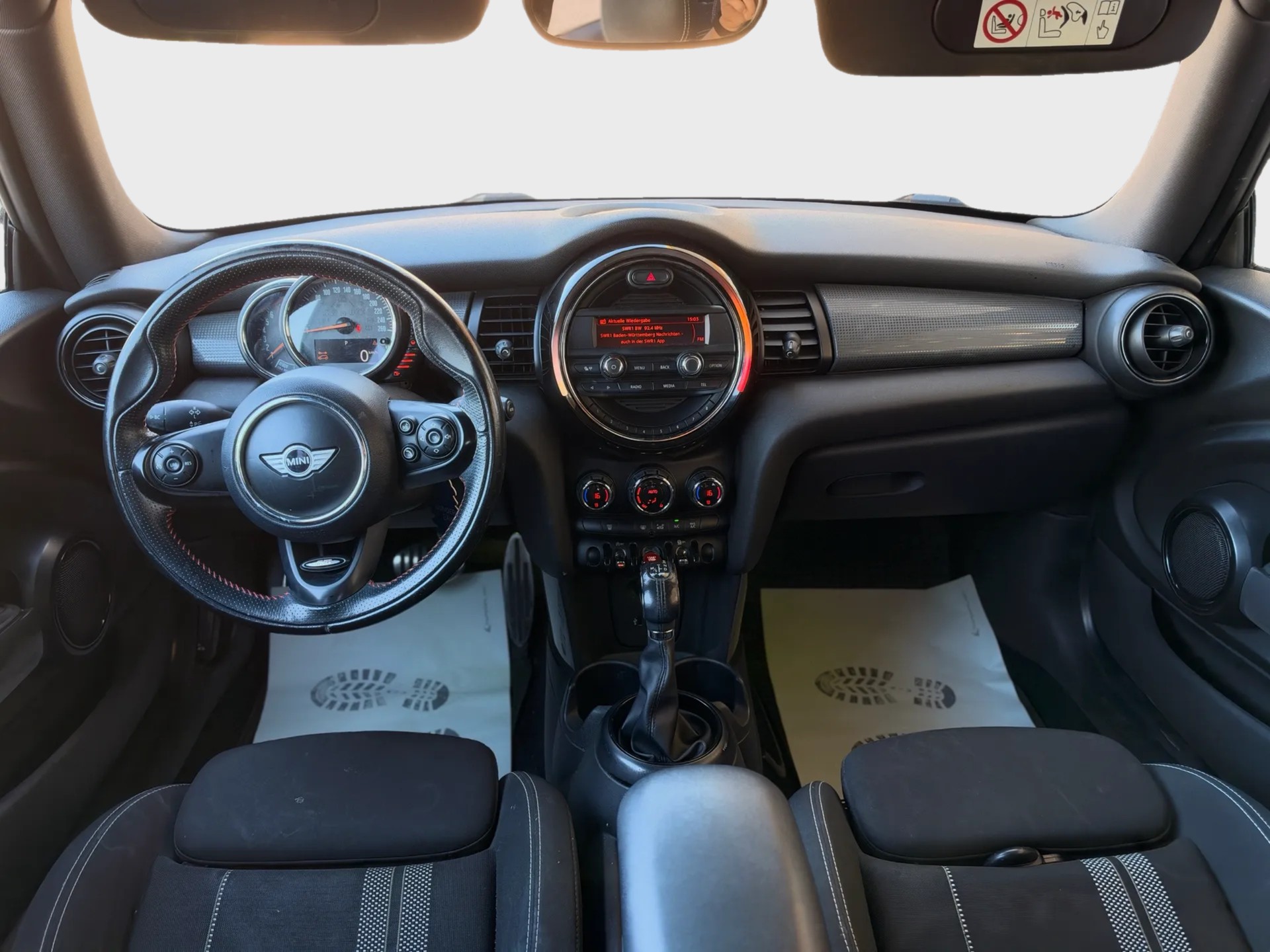 MINI Cooper Steptronic *Frisch ab MFK bei Übergabe*Frisch ab Service*Automat*Sitzheizung*-image-8