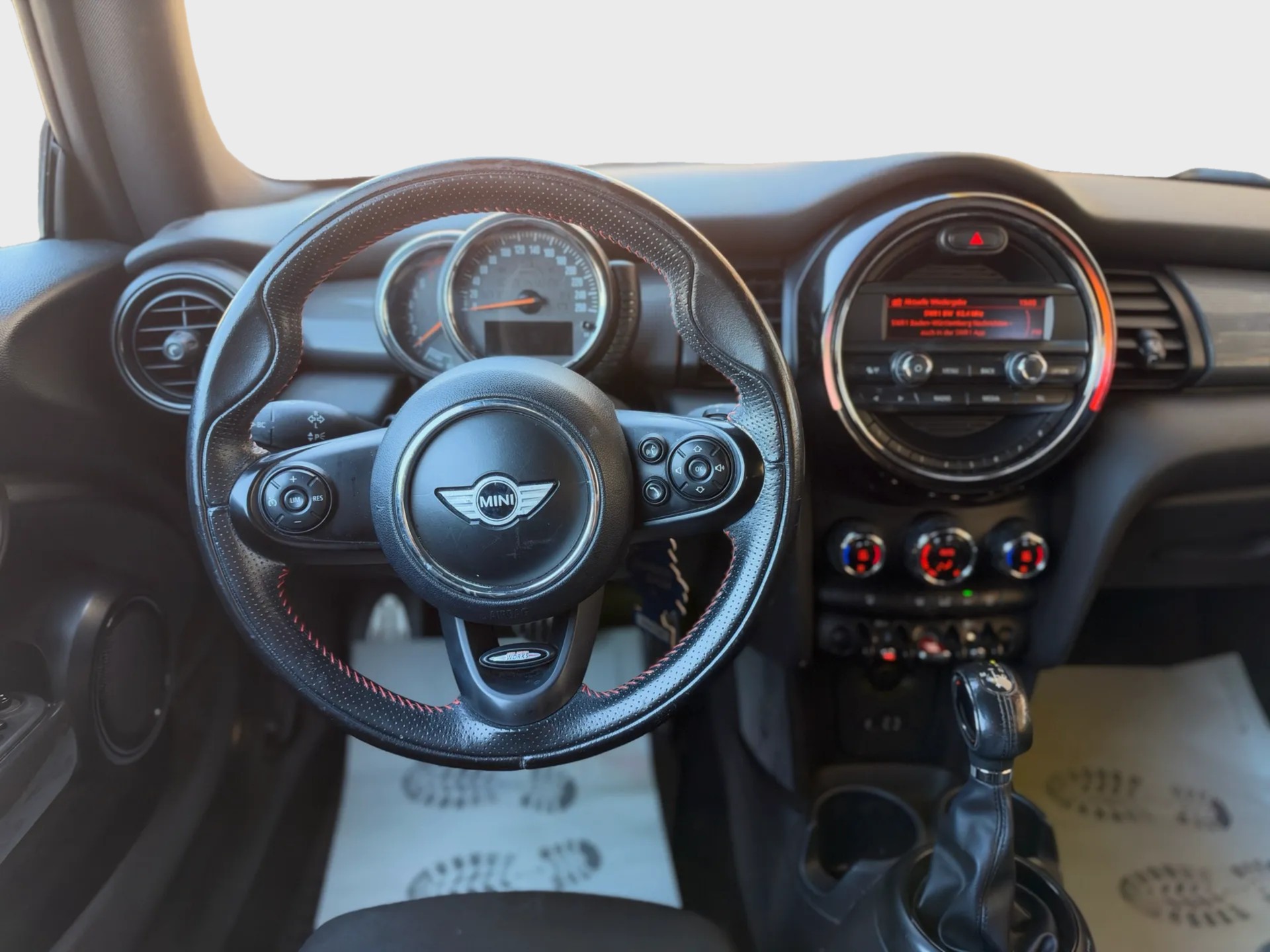 MINI Cooper Steptronic *Frisch ab MFK bei Übergabe*Frisch ab Service*Automat*Sitzheizung*-image-9
