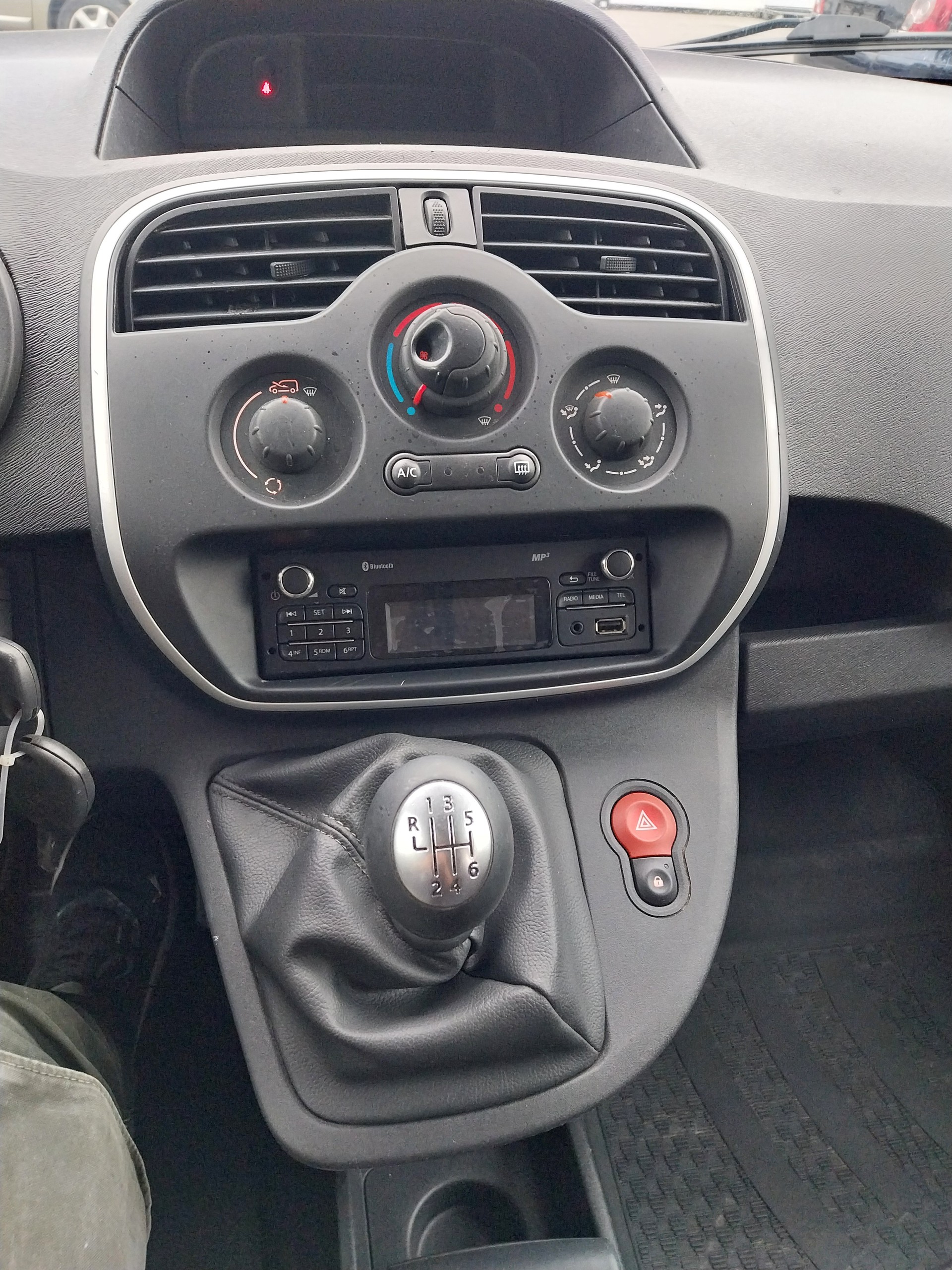 RENAULT Kangoo Maxi dCi 110 Business 2 Plätze / 2 places-image-8