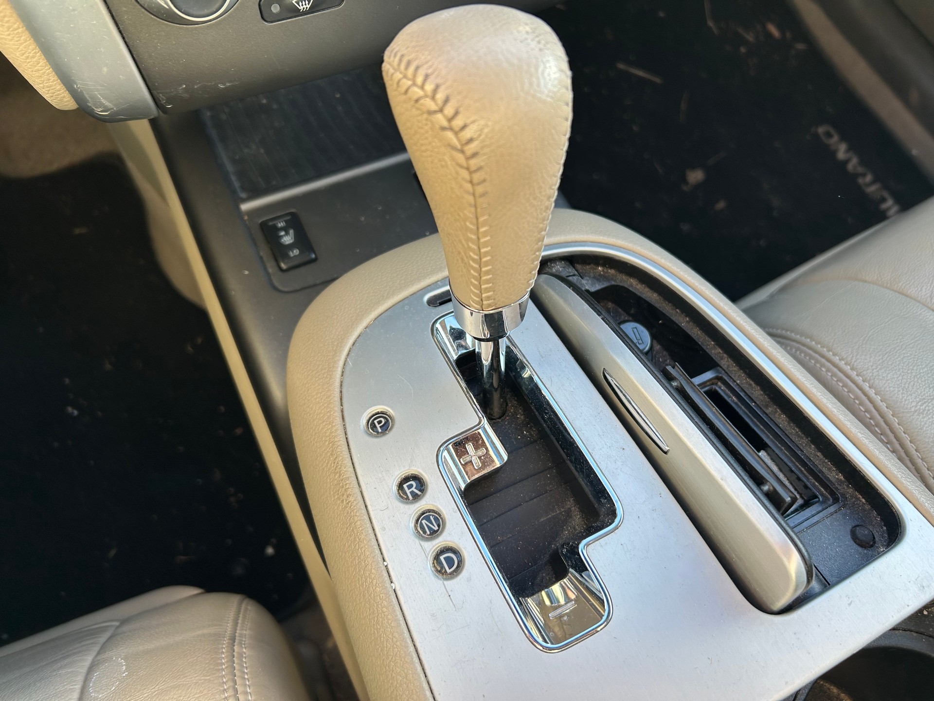 NISSAN Murano 2.5 dCi Executive Automatic-image-8
