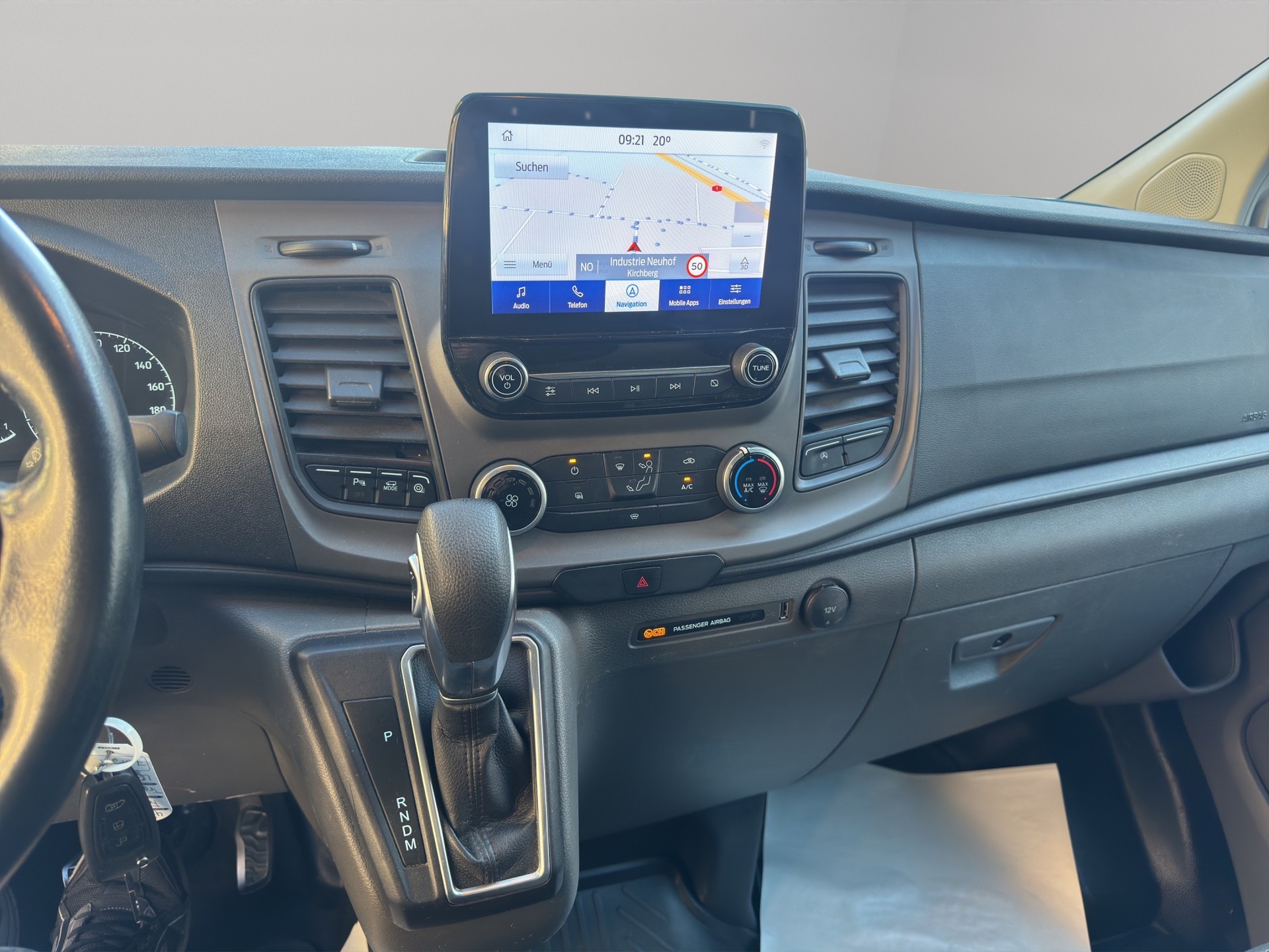 FORD Transit Custom Van 300 L2H1 Trend A-image-9