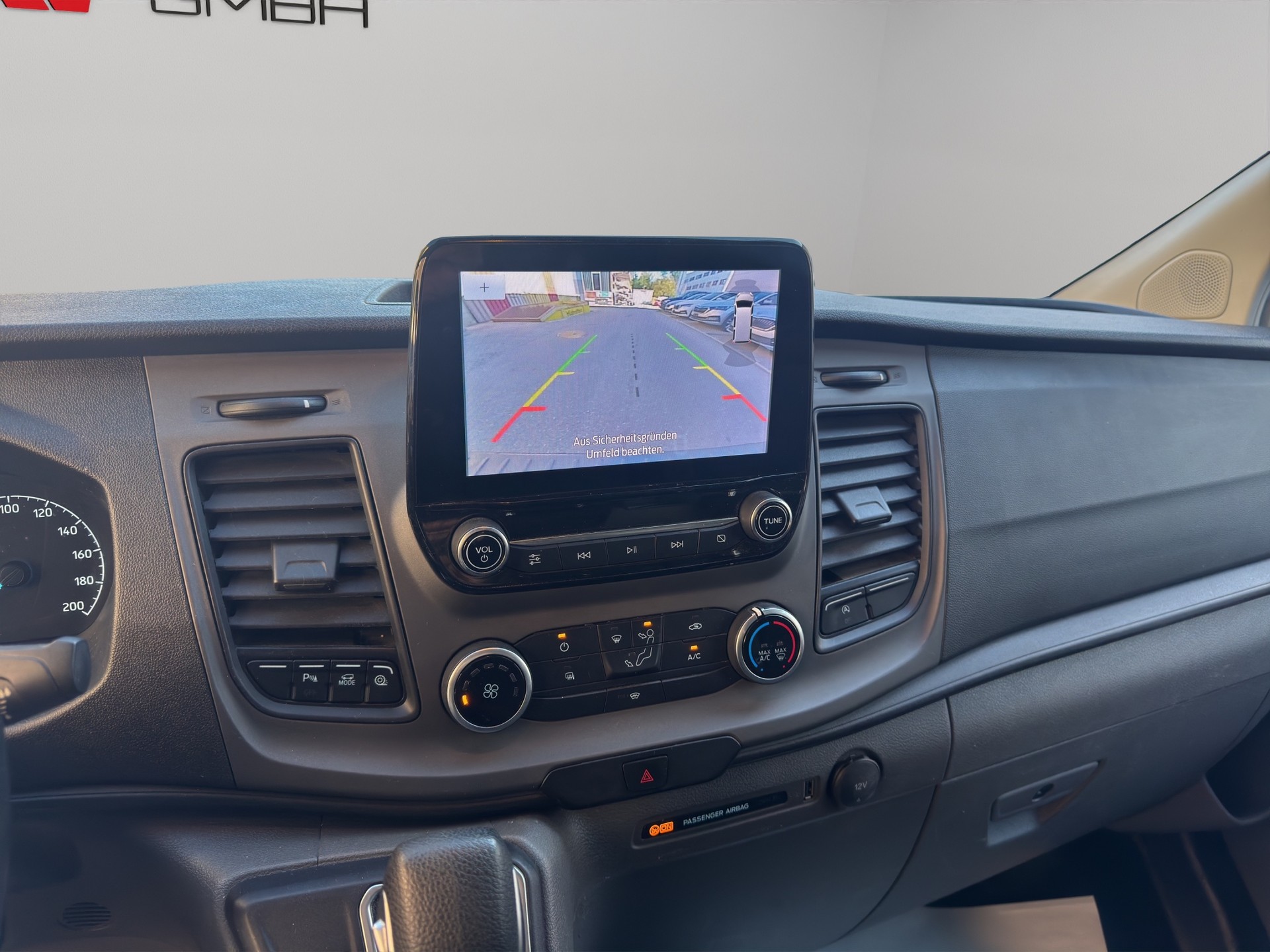 FORD Transit Custom Van 300 L2H1 Trend A-image-6