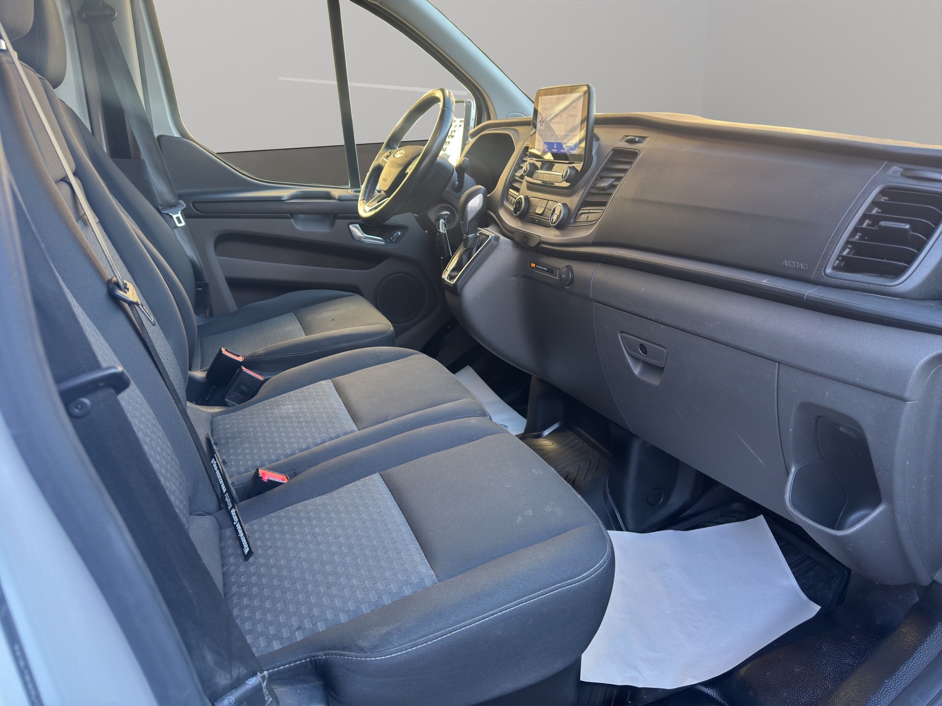 FORD Transit Custom Van 300 L2H1 Trend A-image-8