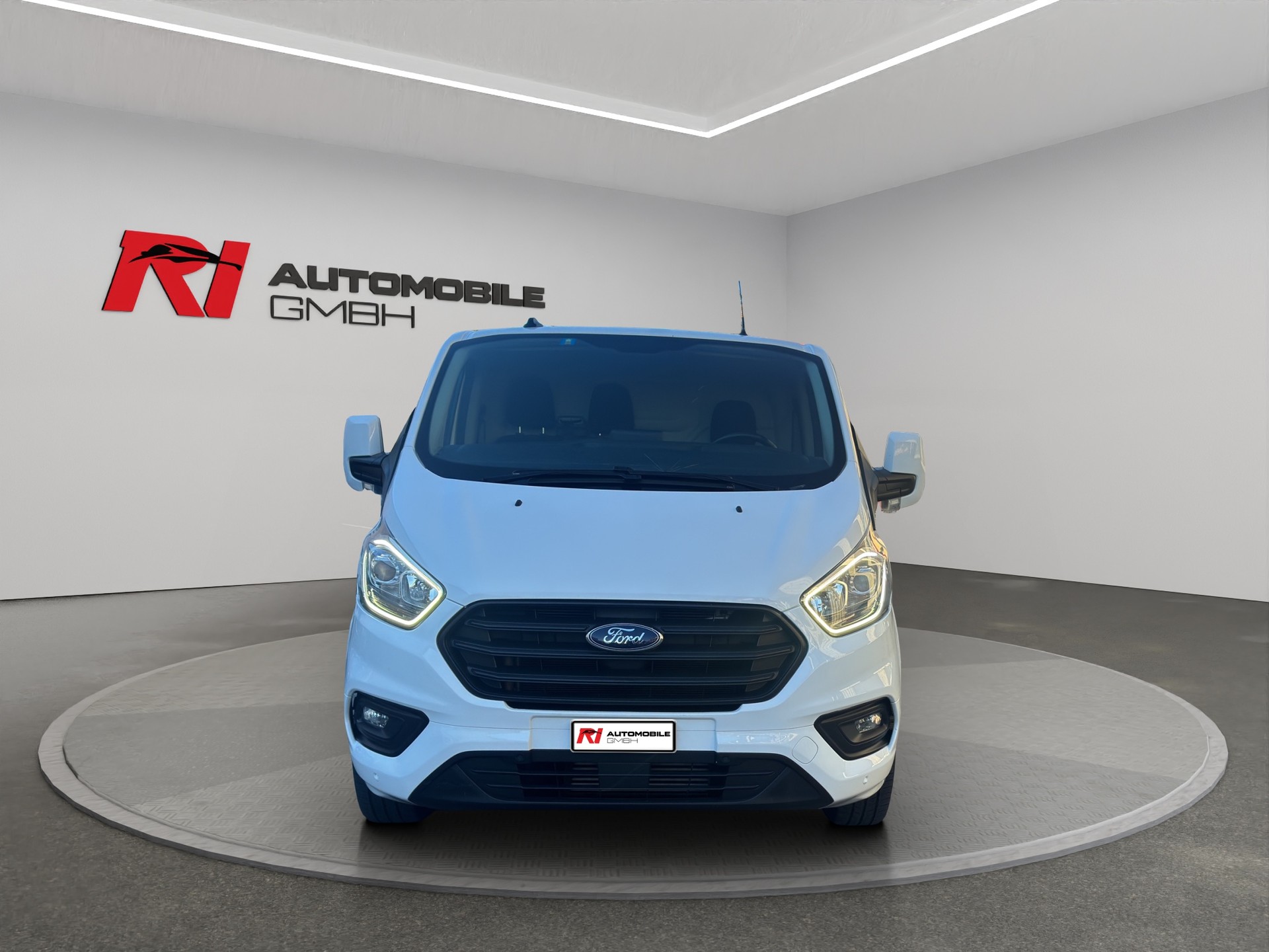 FORD Transit Custom Van 300 L2H1 Trend A-image-2