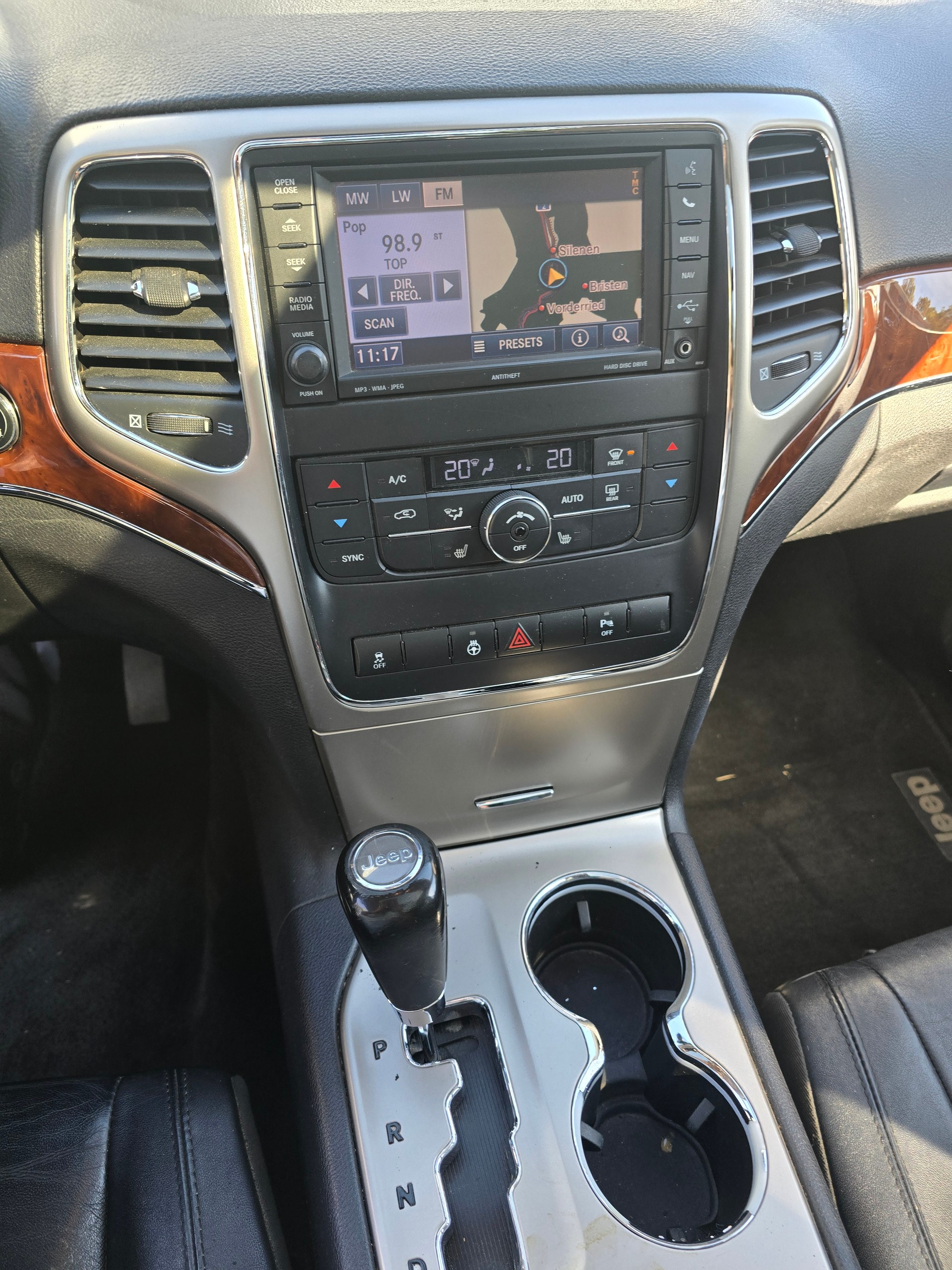 JEEP Grand Cherokee 3.0 CRD Limited Automatic-image-8