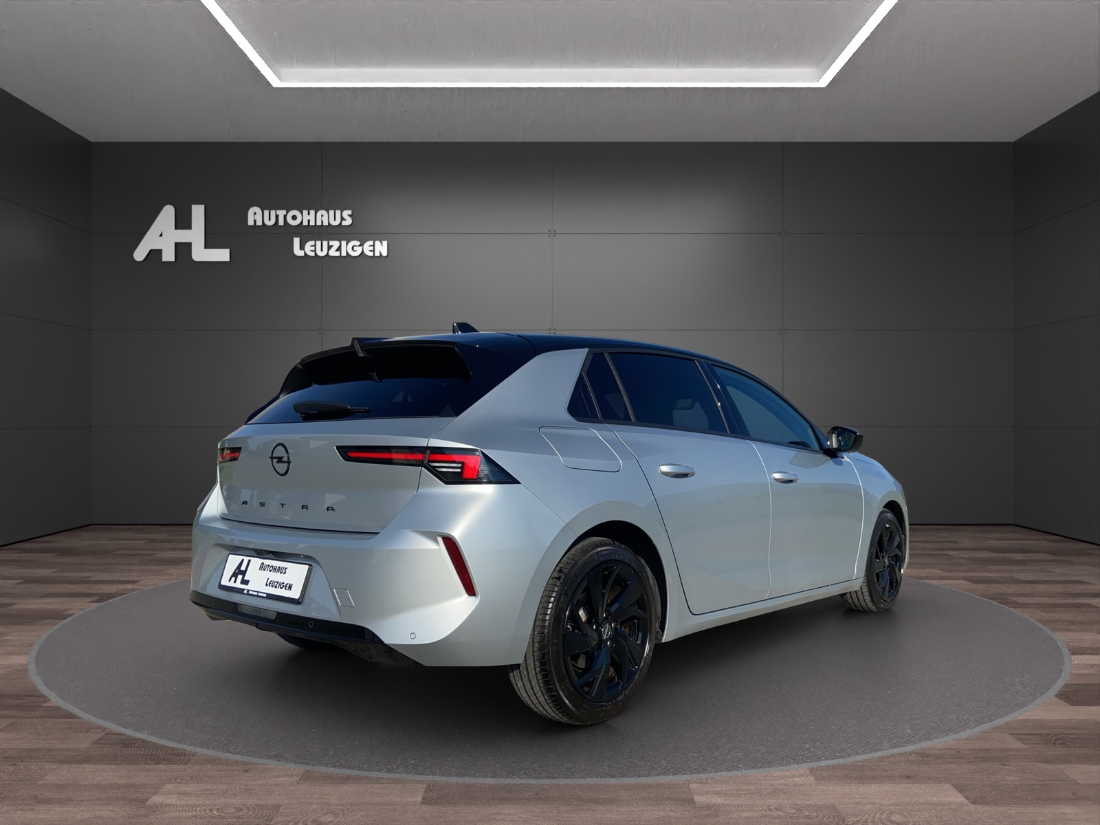 OPEL Astra 1.2i Turbo Swiss Plus A-image-4
