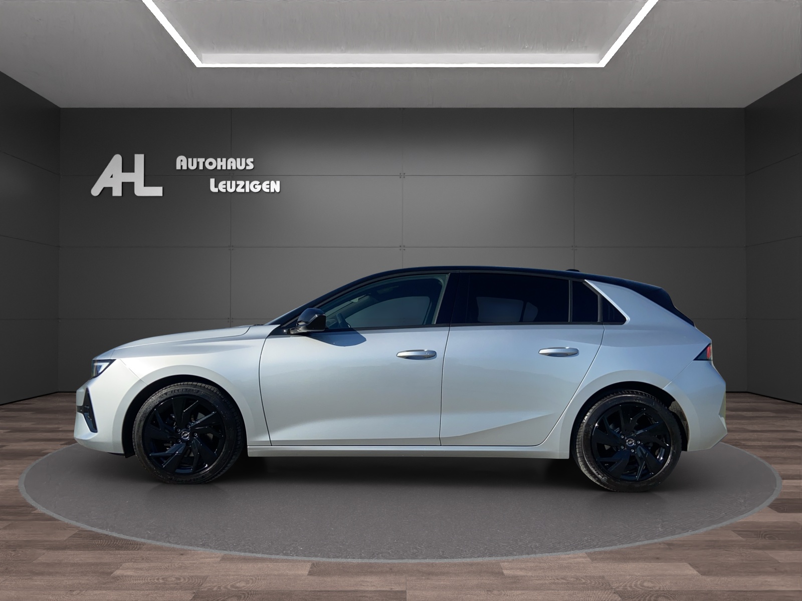 OPEL Astra 1.2i Turbo Swiss Plus A-image-1