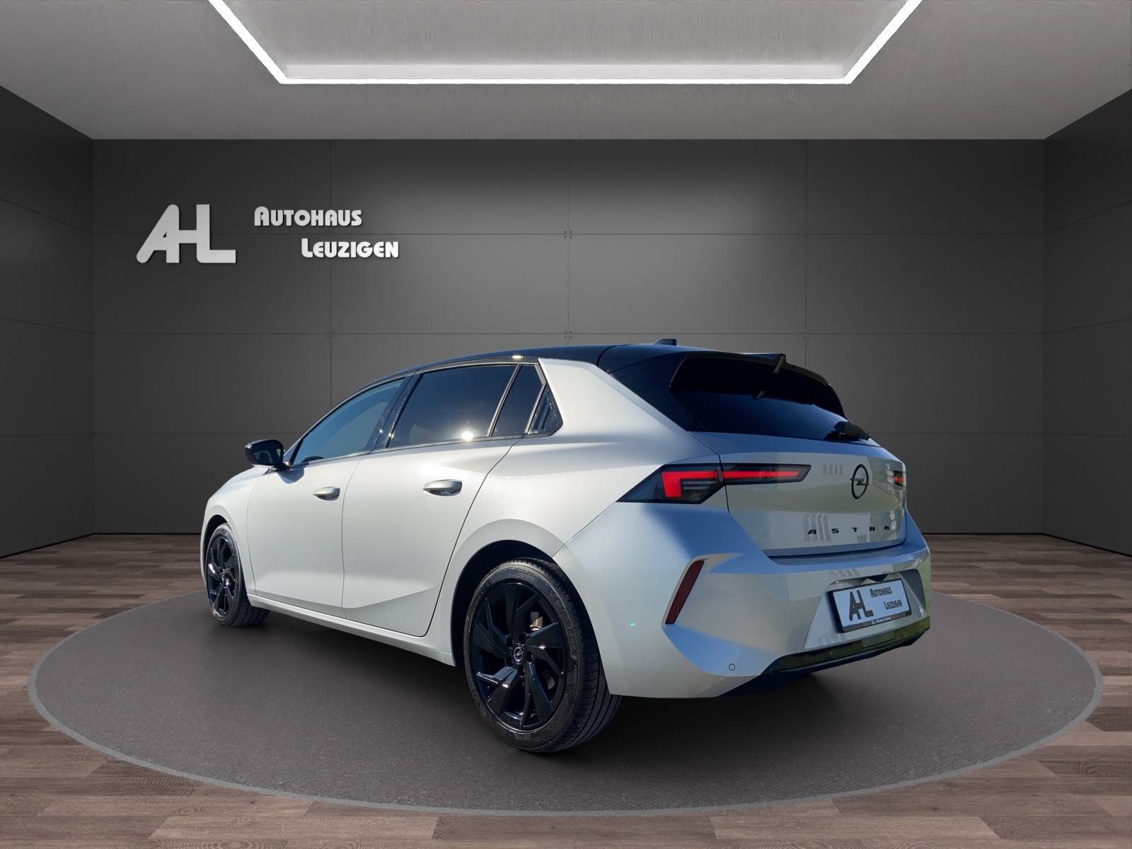 OPEL Astra 1.2i Turbo Swiss Plus A-image-2