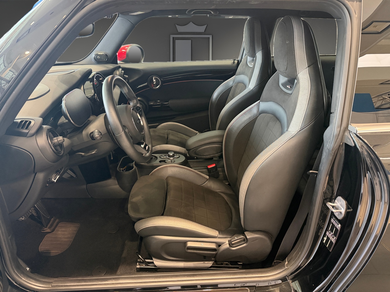 MINI Cooper John Cooper Works Steptronic-image-10
