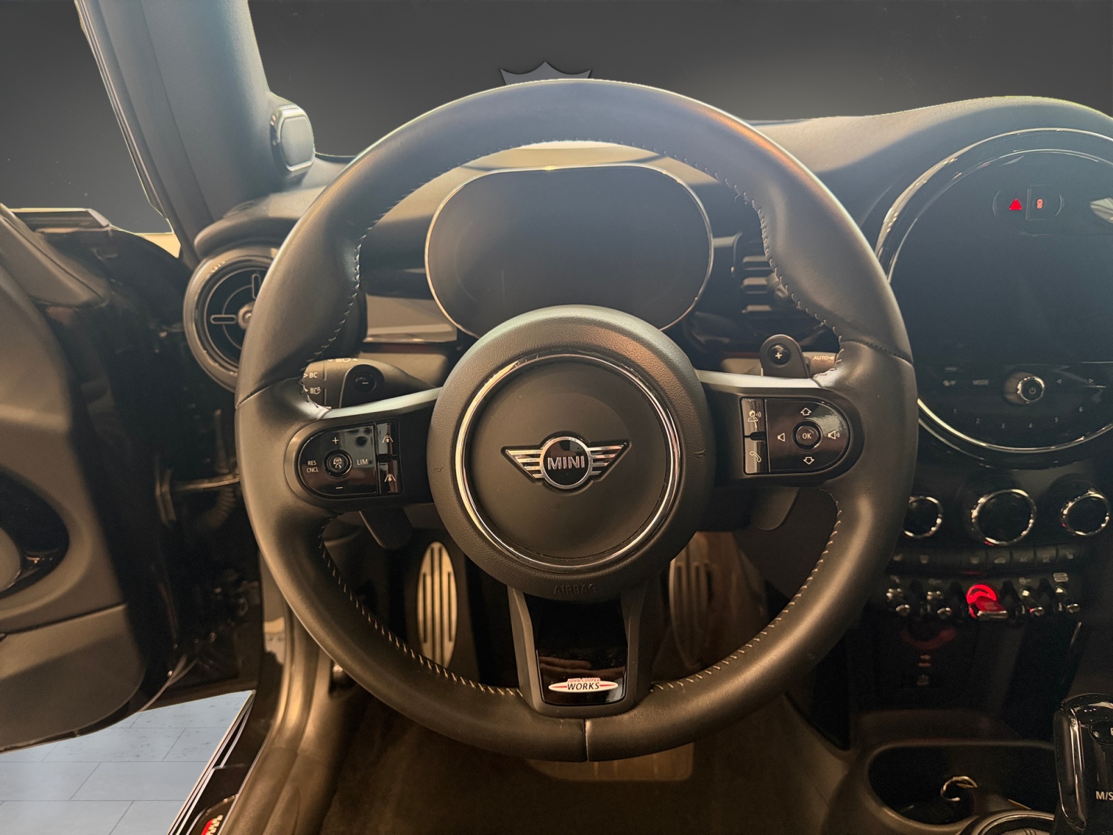 MINI Cooper John Cooper Works Steptronic-image-13