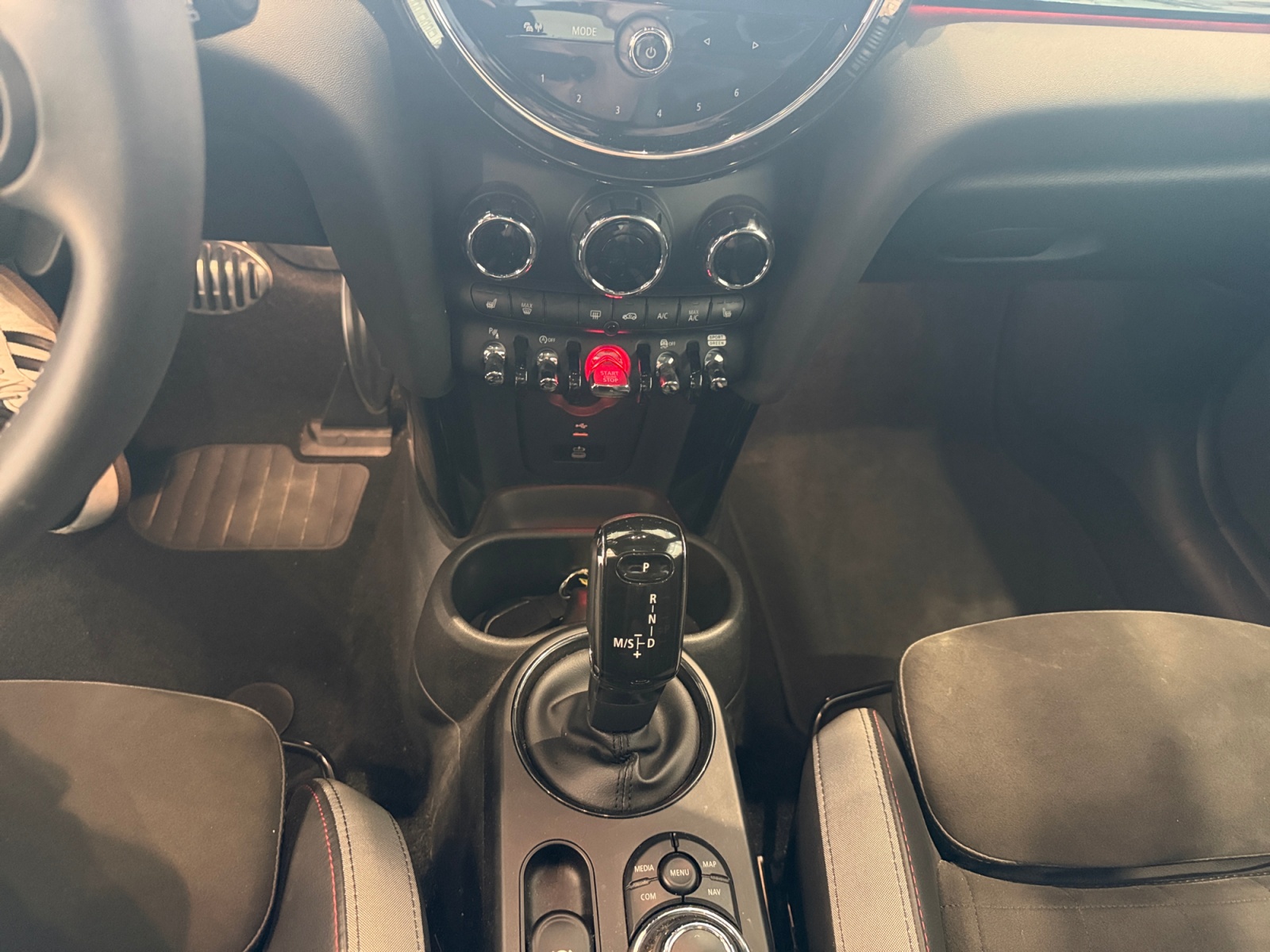 MINI Cooper John Cooper Works Steptronic-image-11